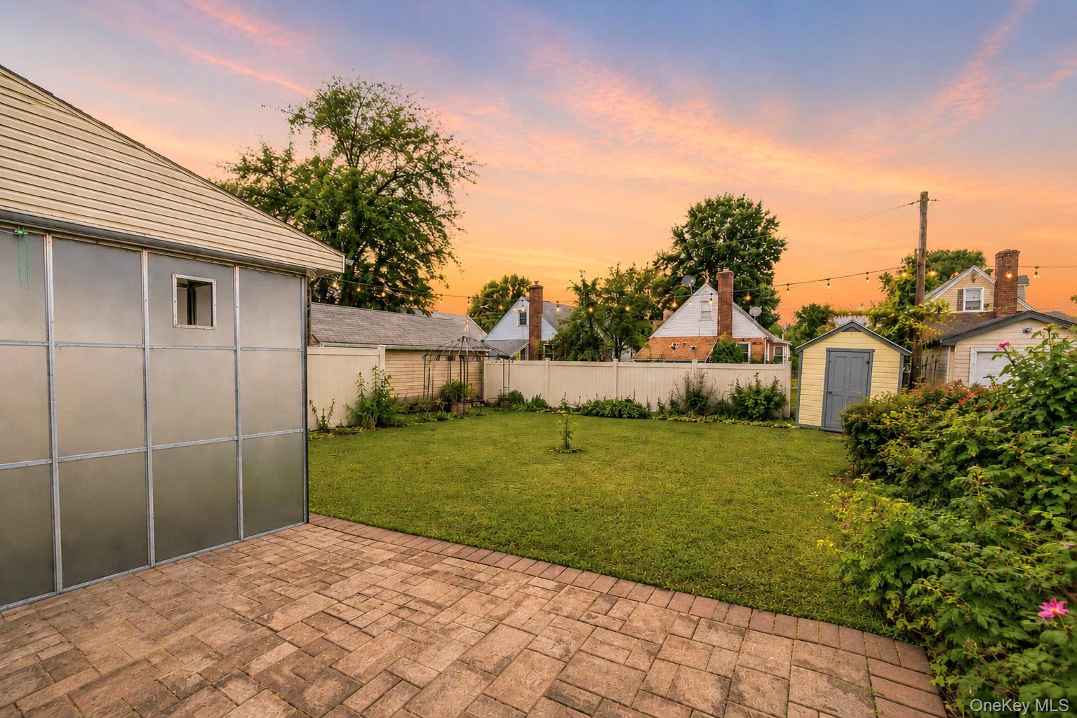 Single Family 250th Street Queens, NY 11426, MLS-1017200-19