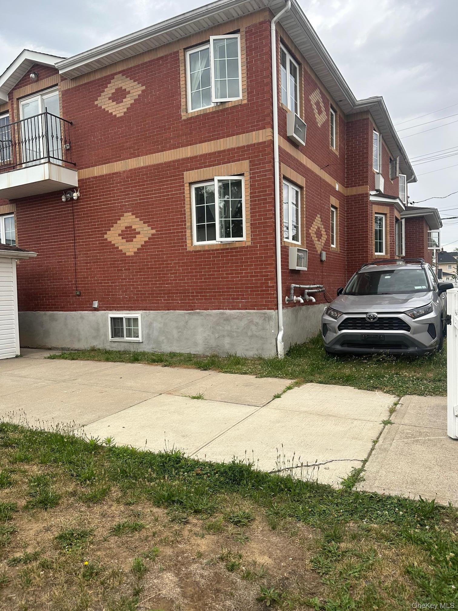 Single Family 160th Street  Queens, NY 11434, MLS-1017222-35