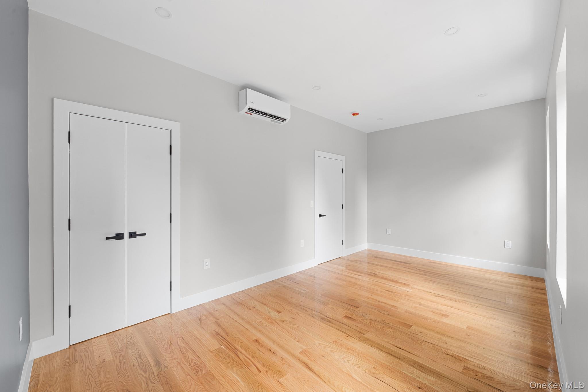 Single Family Herzl Street  Brooklyn, NY 11212, MLS-1017226-7