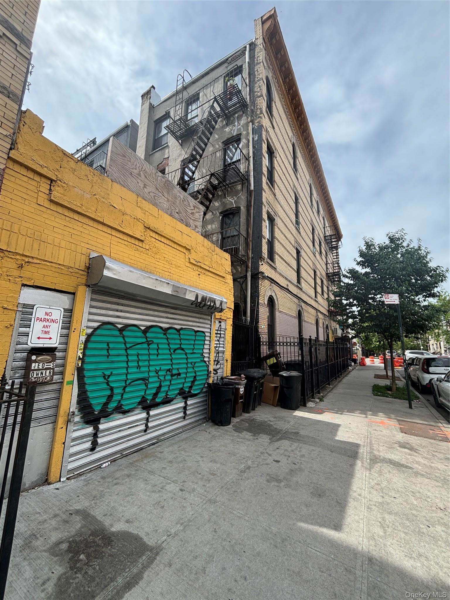 Single Family Knickerbocker Avenue Brooklyn, NY 11221, MLS-1017261-2