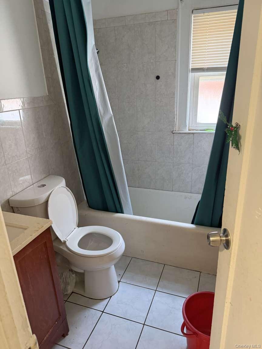 Single Family 78th Avenue  Queens, NY 11366, MLS-1017265-10