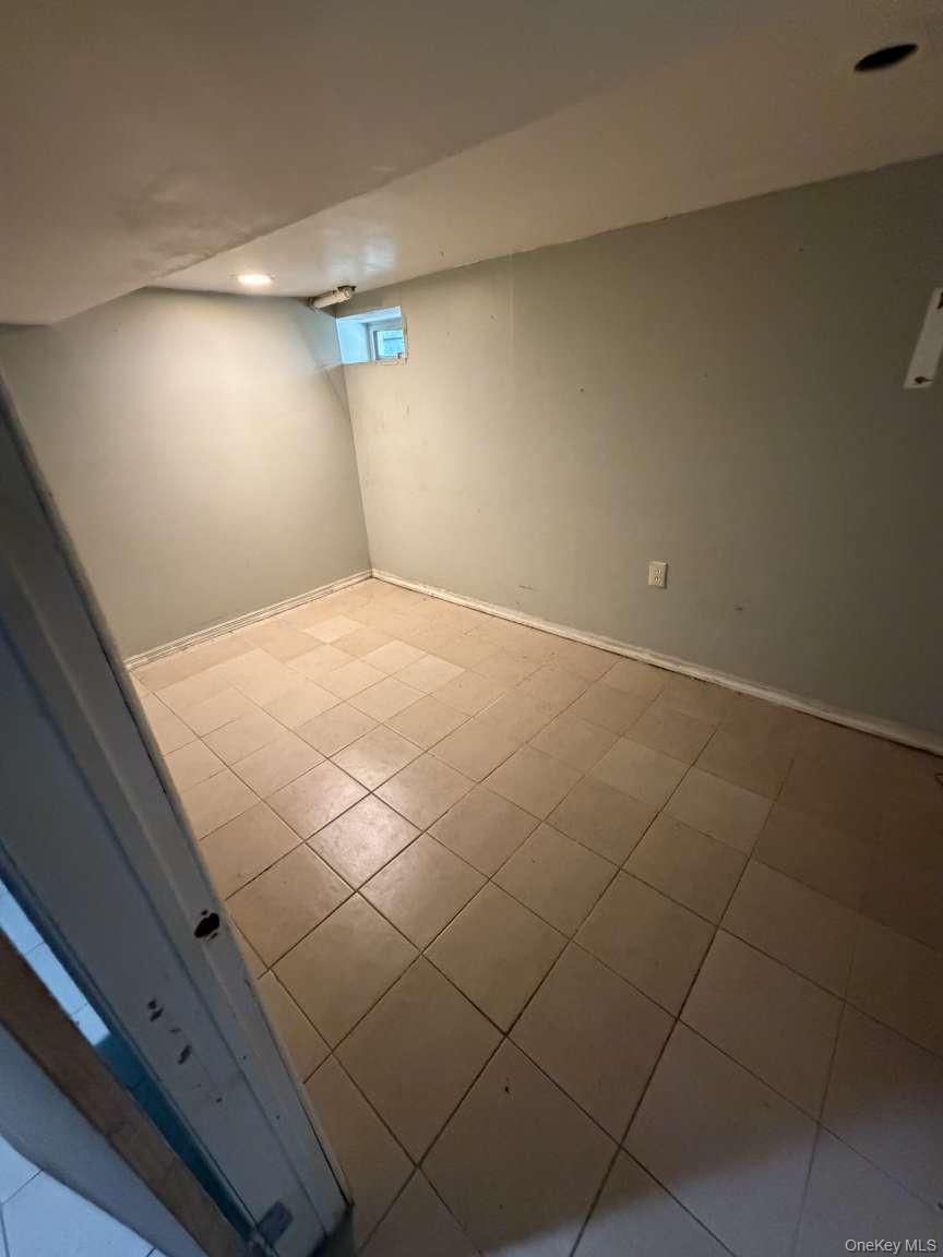 Single Family 78th Avenue  Queens, NY 11366, MLS-1017265-9