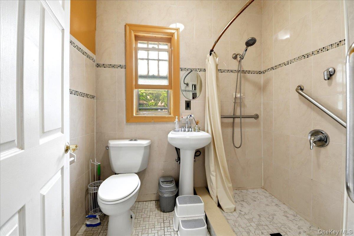 Single Family Coddington Avenue Bronx, NY 10461, MLS-1017273-11