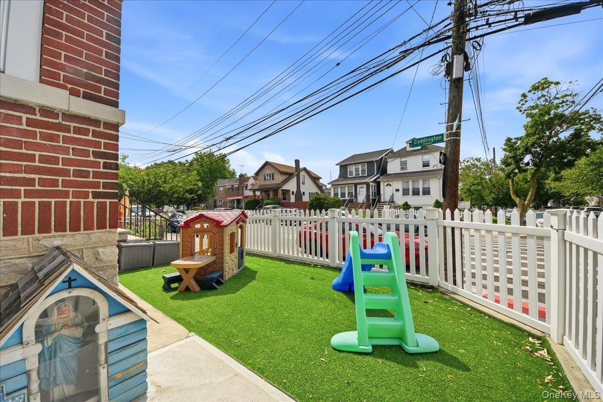 Single Family Coddington Avenue Bronx, NY 10461, MLS-1017273-21