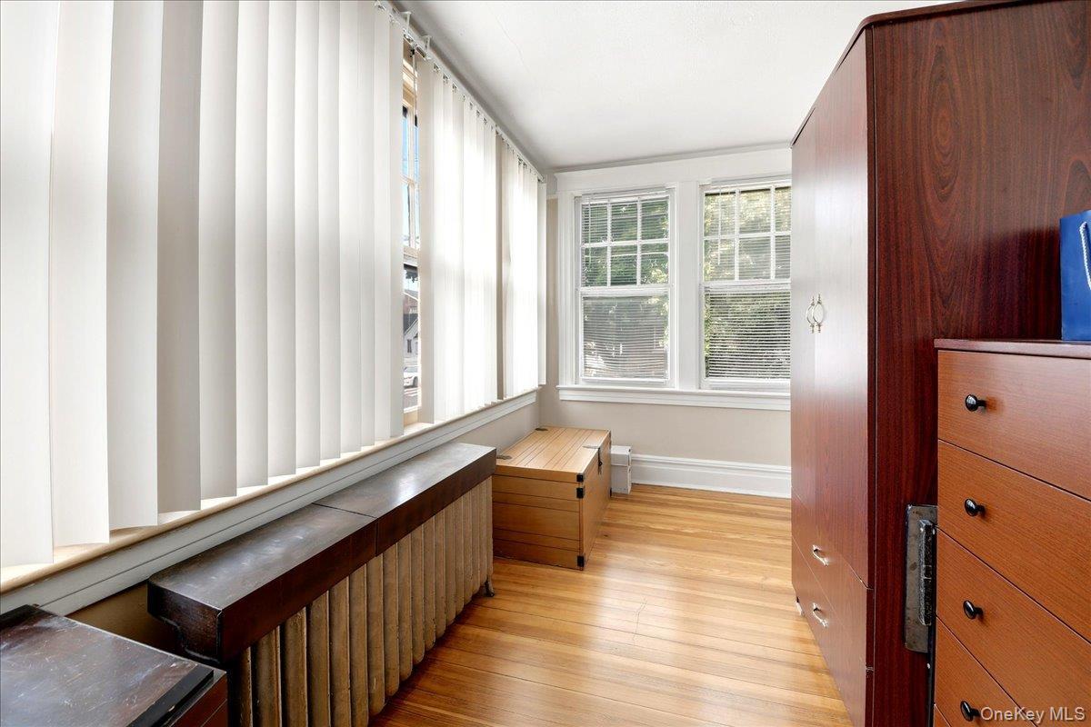 Single Family Coddington Avenue Bronx, NY 10461, MLS-1017273-4