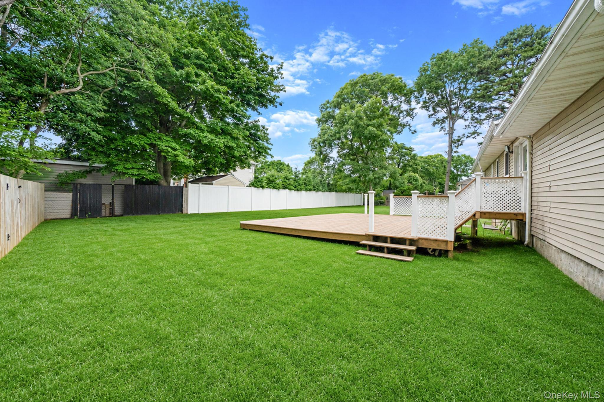 Single Family Amarr Drive Suffolk County, NY 11967, MLS-1017292-15