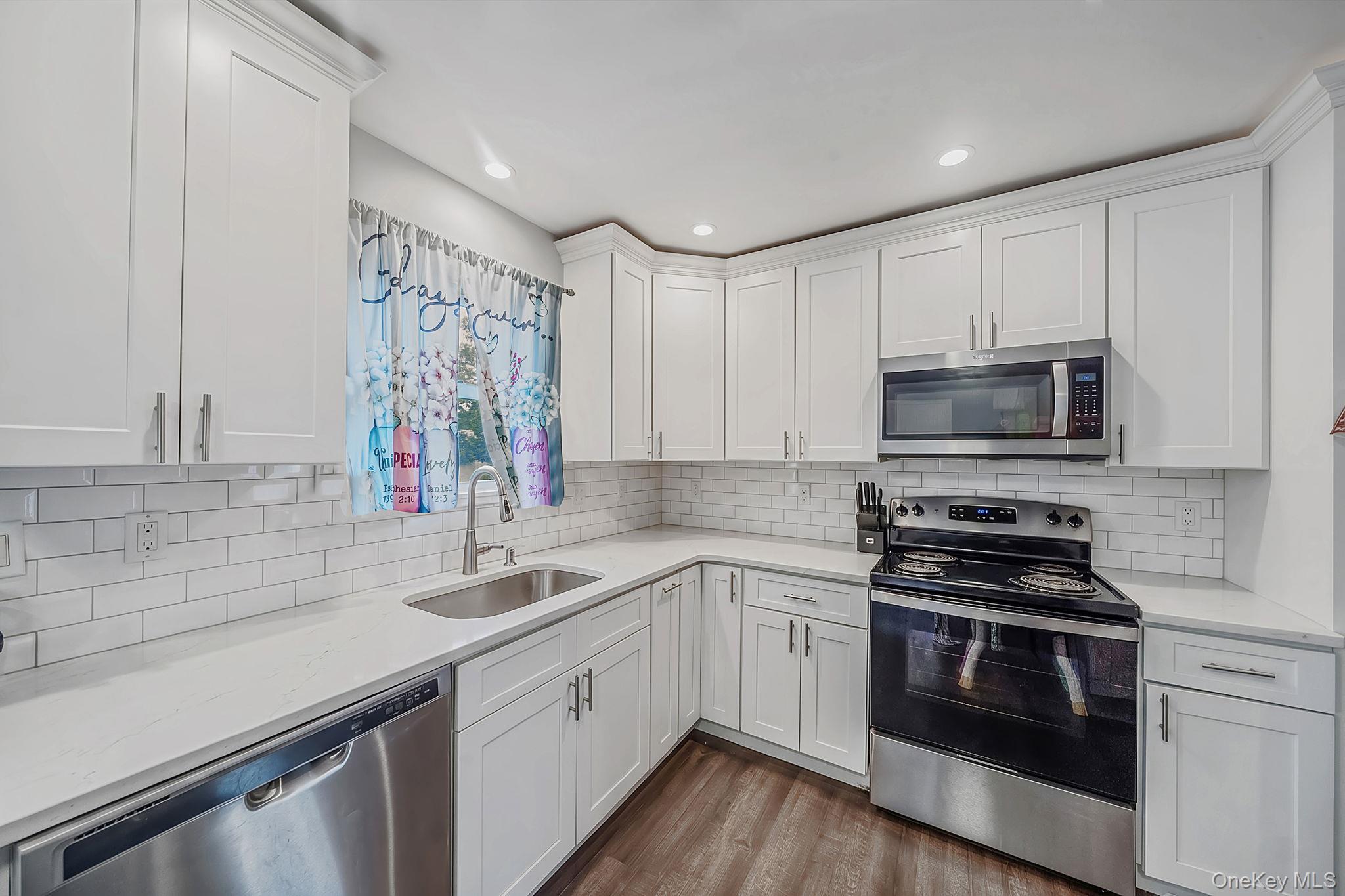 Single Family Amarr Drive Suffolk County, NY 11967, MLS-1017292-5