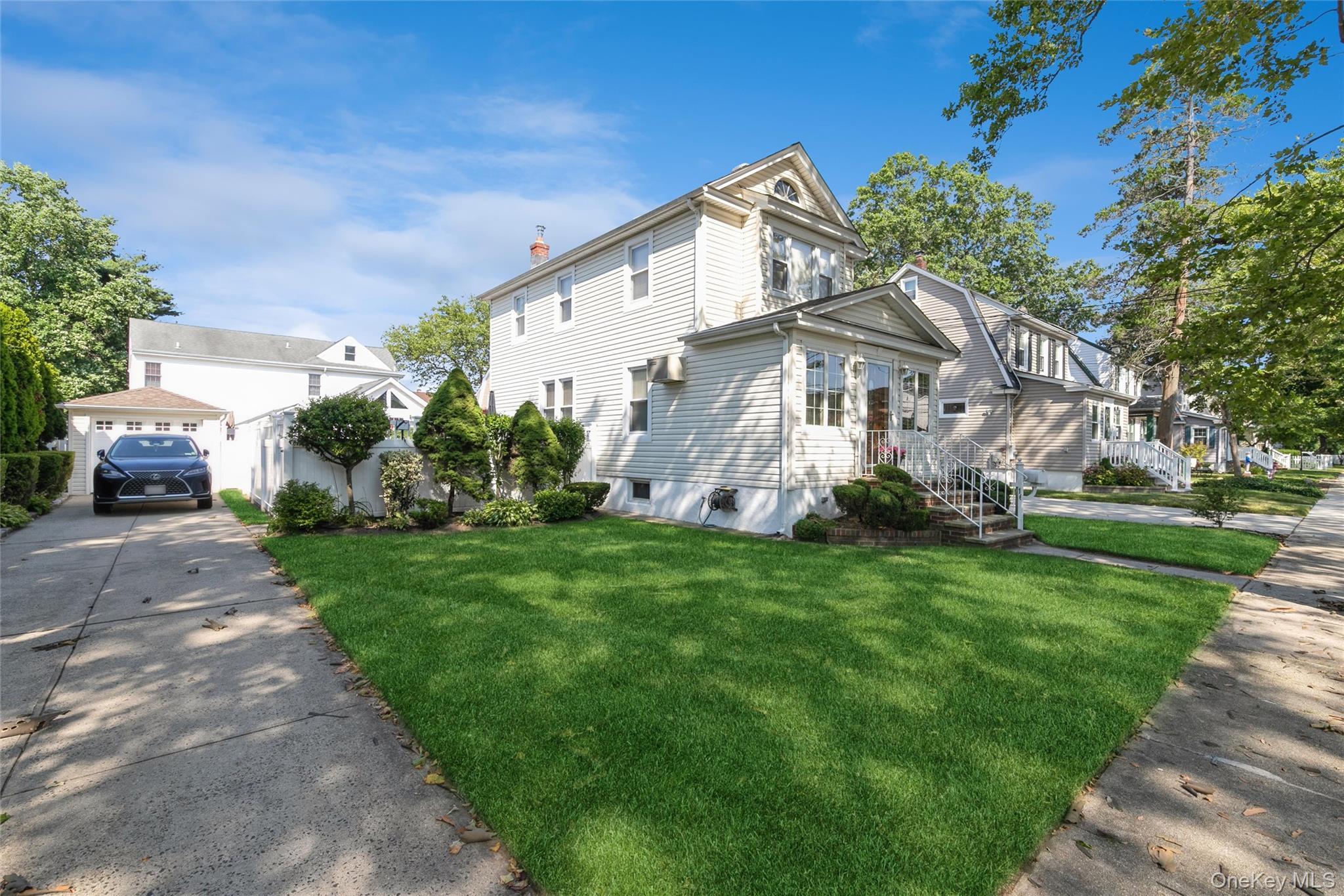 Single Family Devon Street  Nassau County, NY 11563, MLS-1017315-26