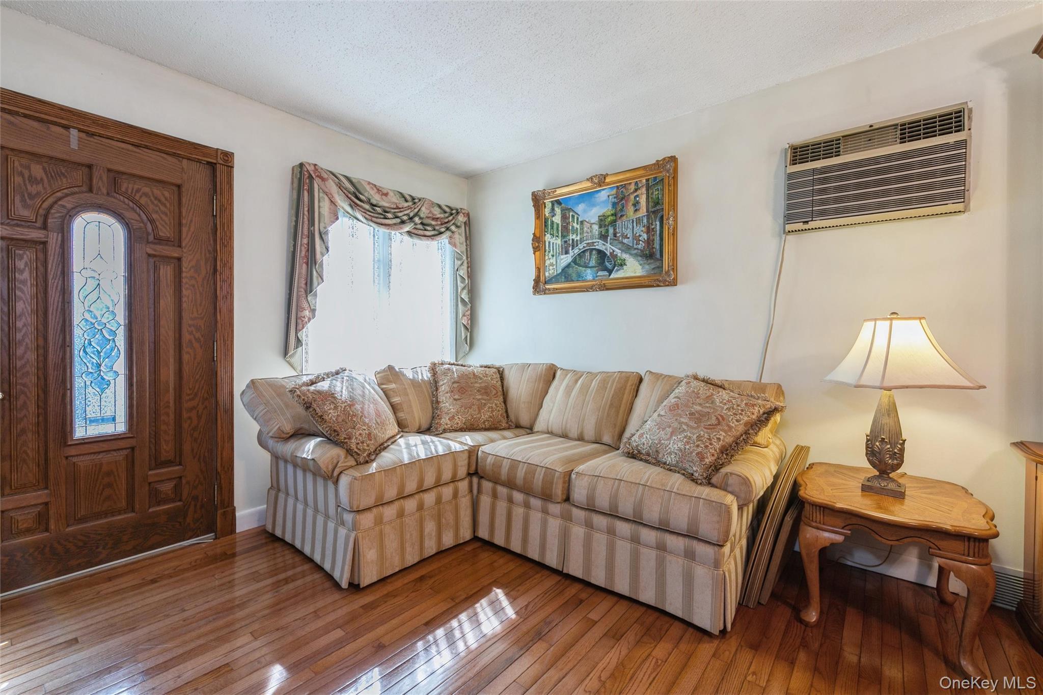 Single Family Devon Street  Nassau County, NY 11563, MLS-1017315-5