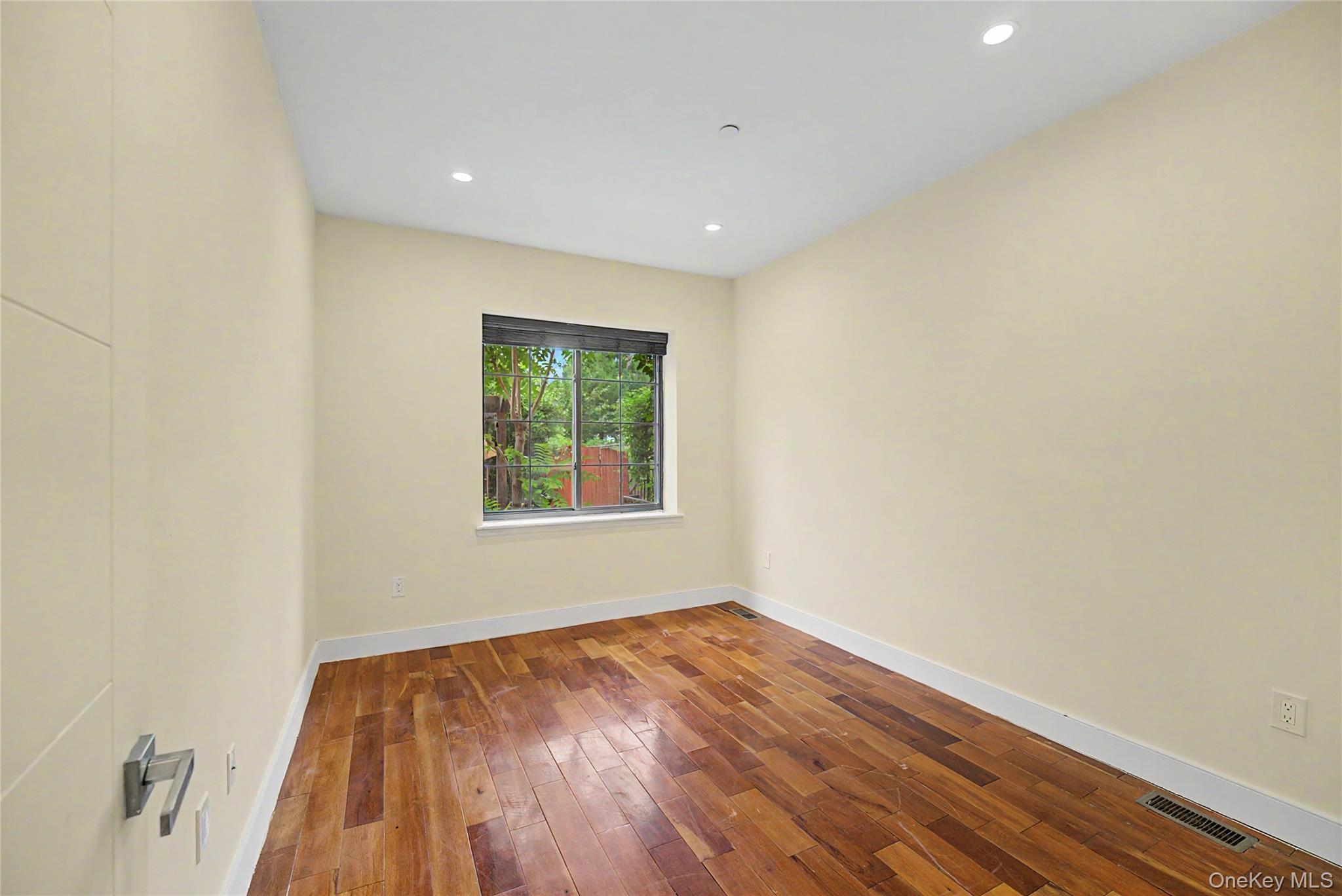 Single Family 27th Avenue  Queens, NY 11102, MLS-1017335-35