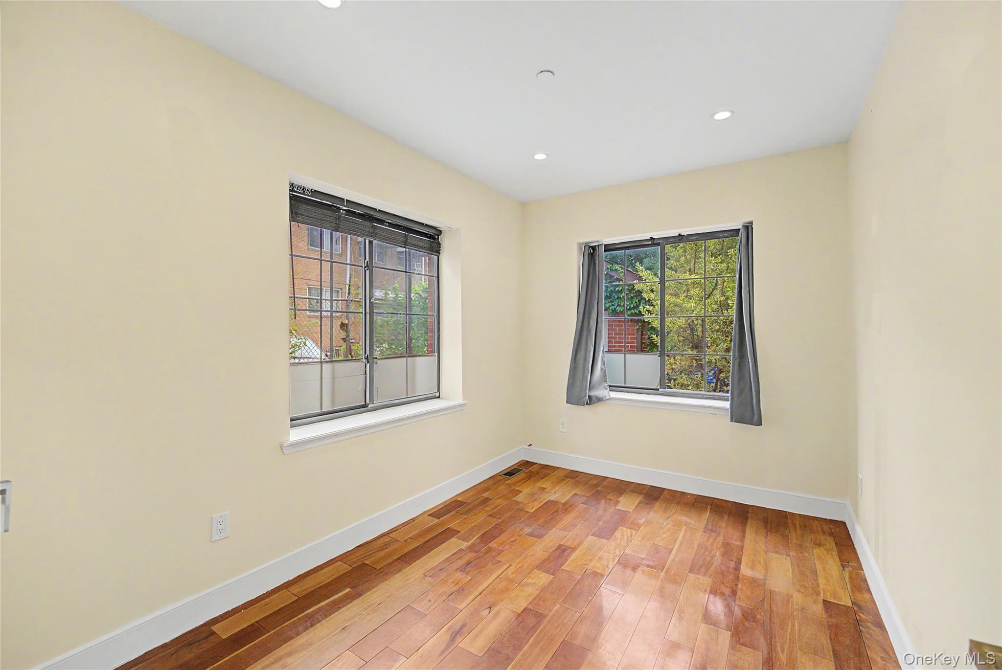Single Family 27th Avenue  Queens, NY 11102, MLS-1017335-38