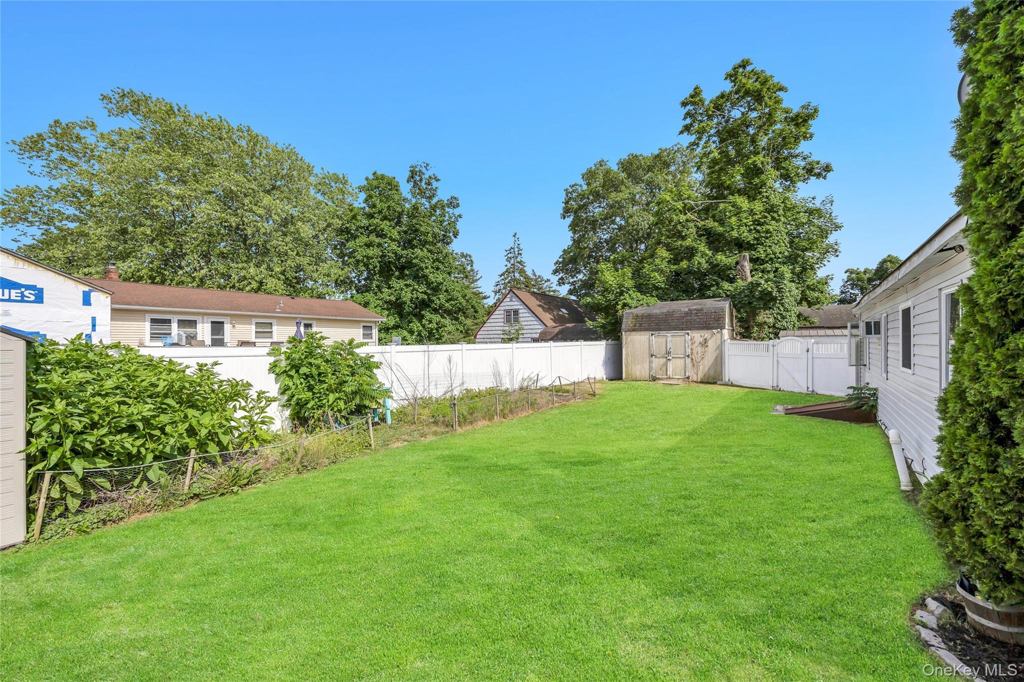 Single Family Dahlia Drive Suffolk County, NY 11951, MLS-1017368-30