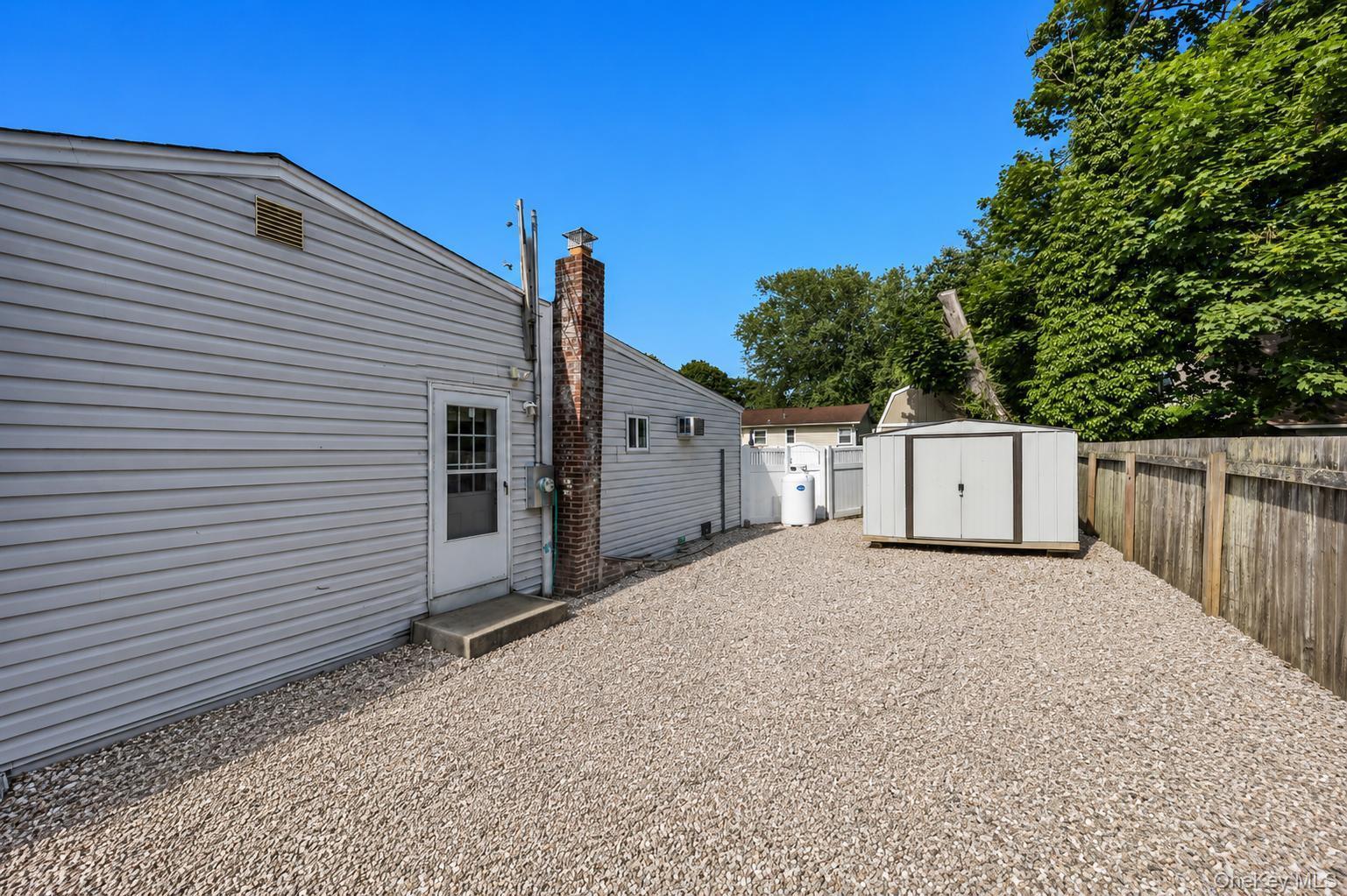 Single Family Dahlia Drive Suffolk County, NY 11951, MLS-1017368-31