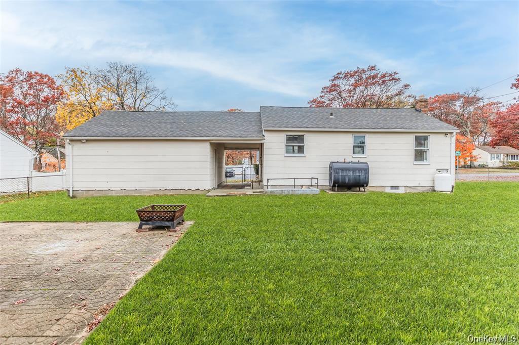 Single Family Wendy Drive  Suffolk County, NY 11742, MLS-1017408-13