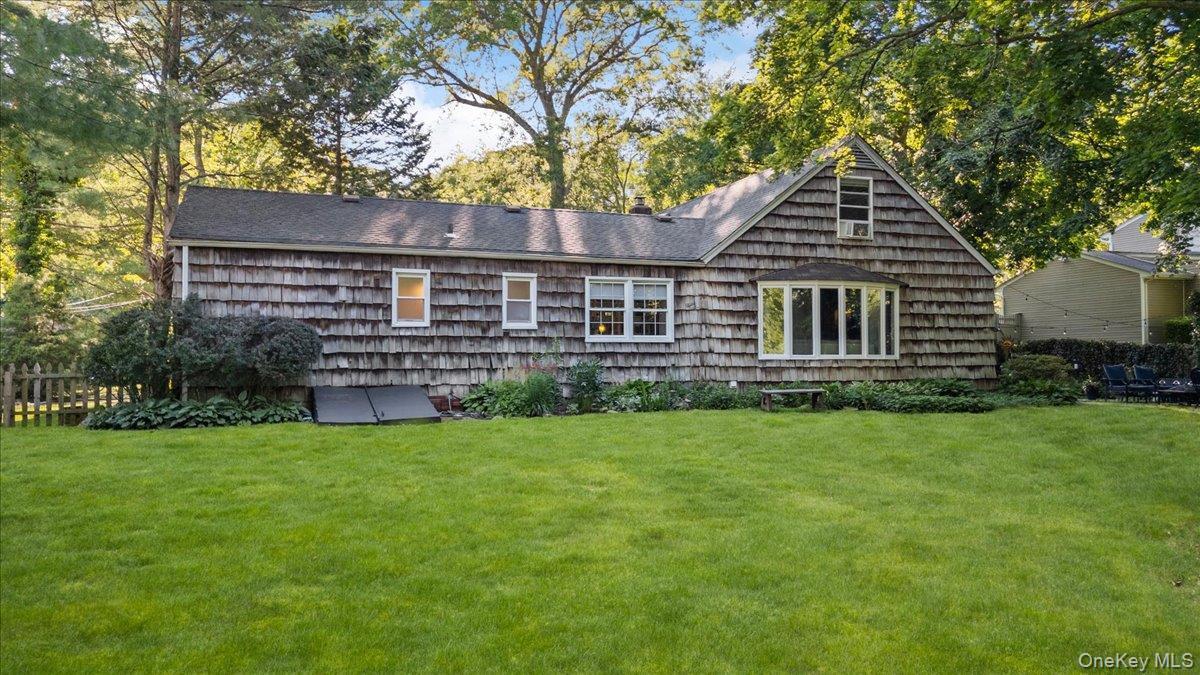 Single Family Rancher Place  Suffolk County, NY 11743, MLS-1017465-38