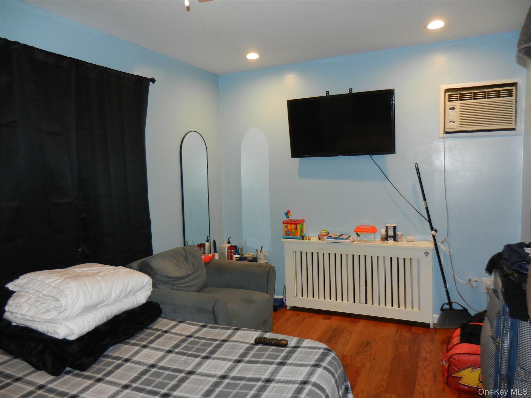 Single Family Avondale Street  Nassau County, NY 11581, MLS-1017485-10