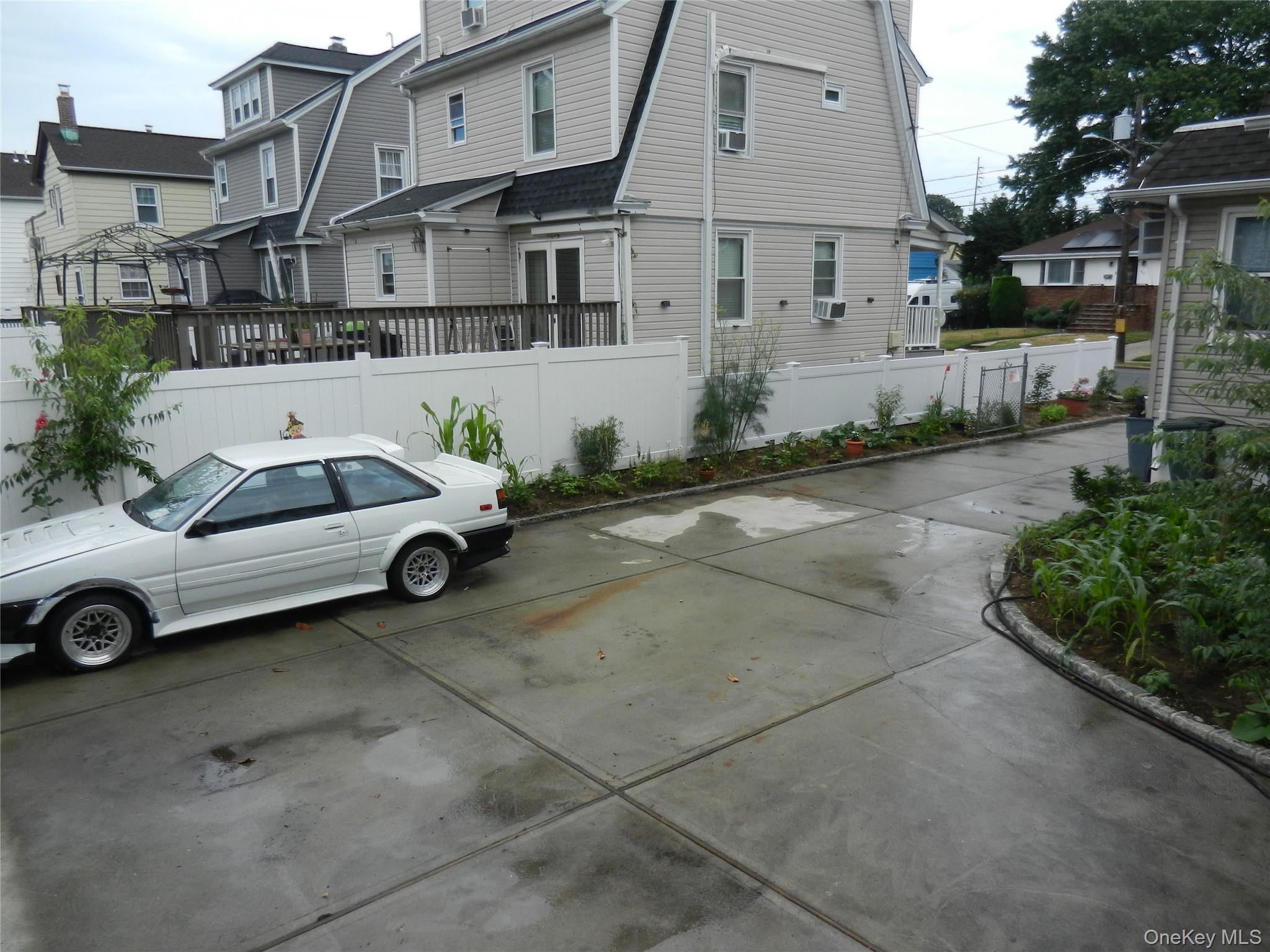 Single Family Avondale Street  Nassau County, NY 11581, MLS-1017485-23