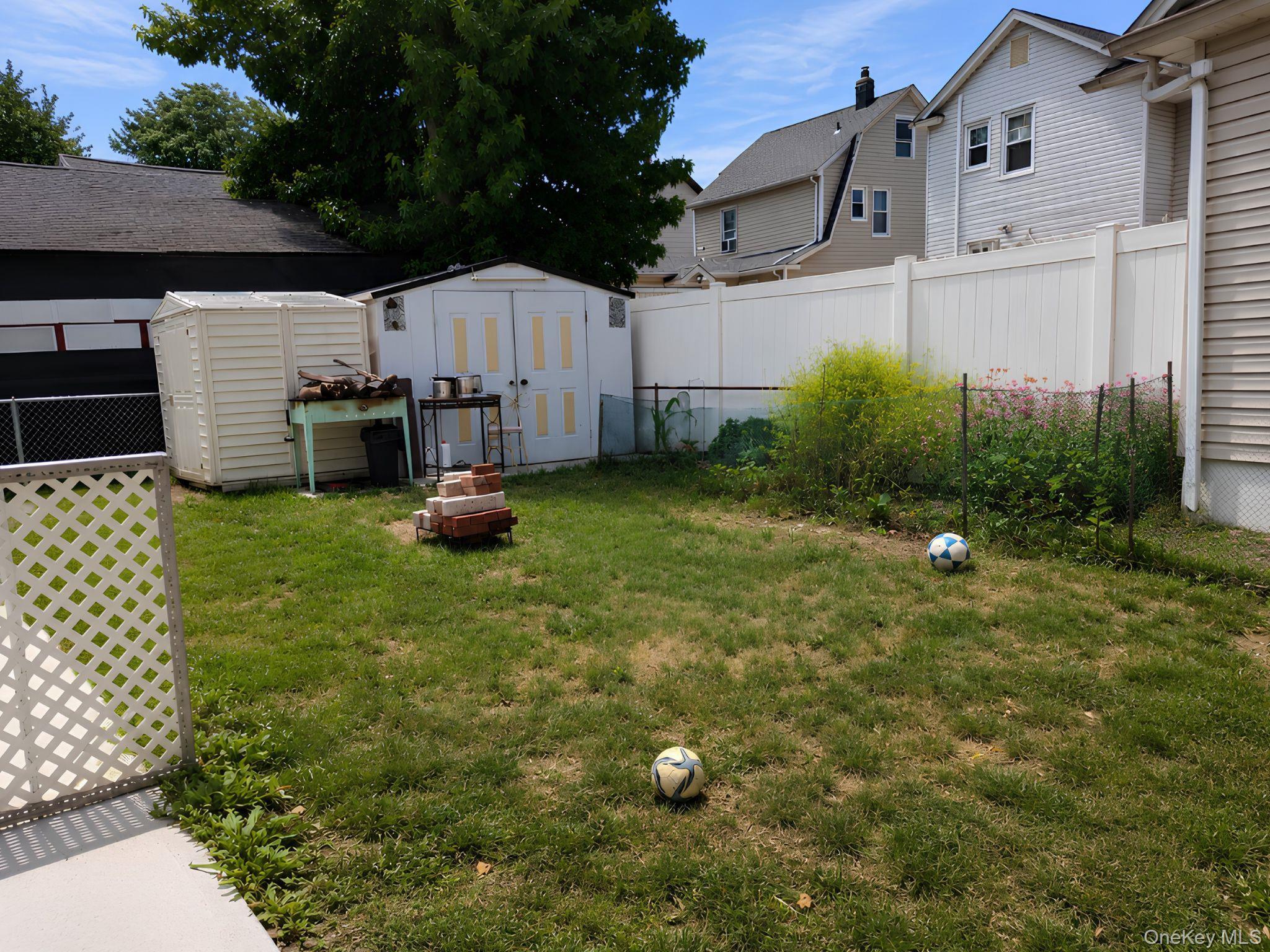 Single Family Avondale Street  Nassau County, NY 11581, MLS-1017485-26