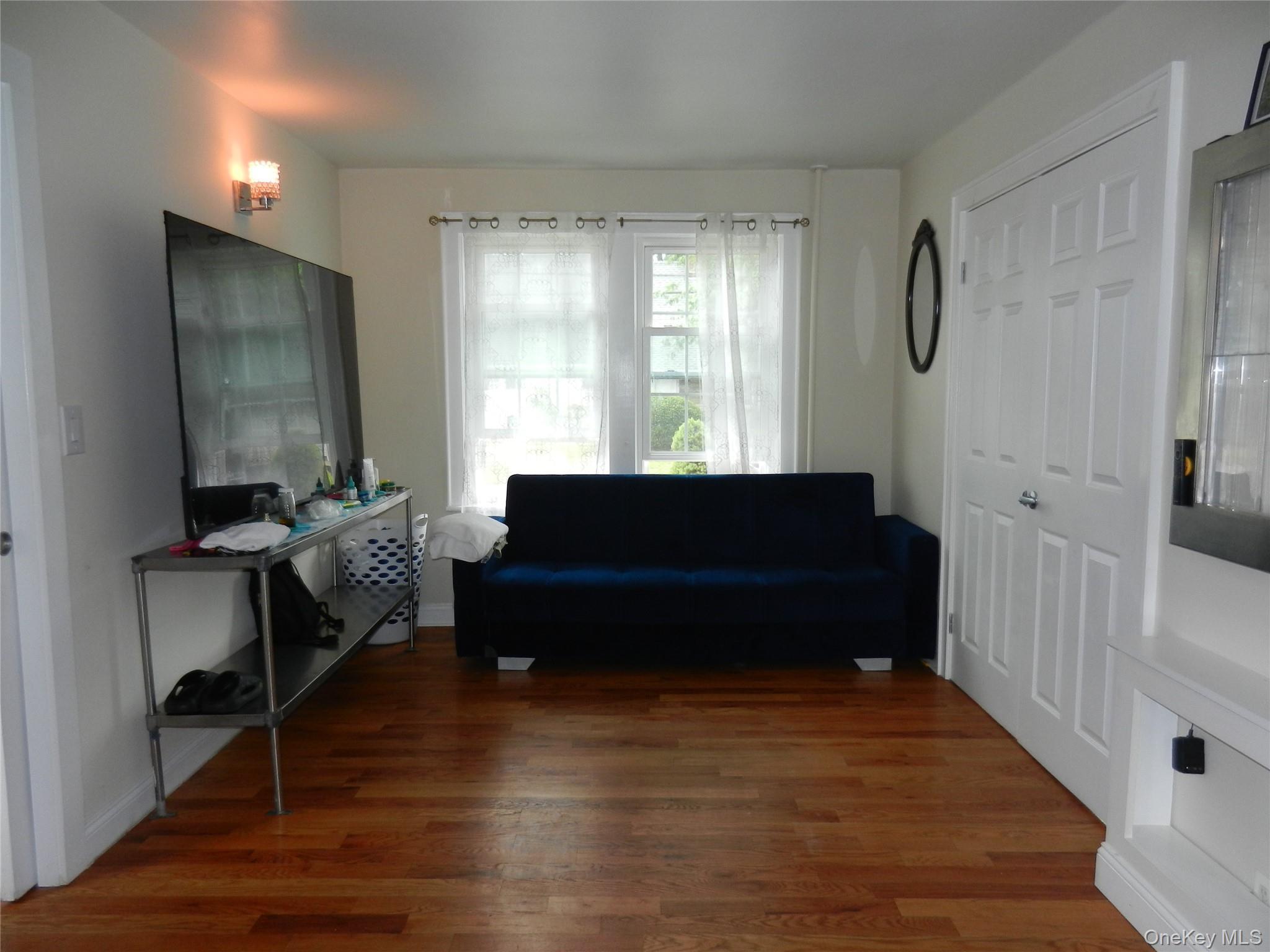 Single Family Avondale Street  Nassau County, NY 11581, MLS-1017485-4