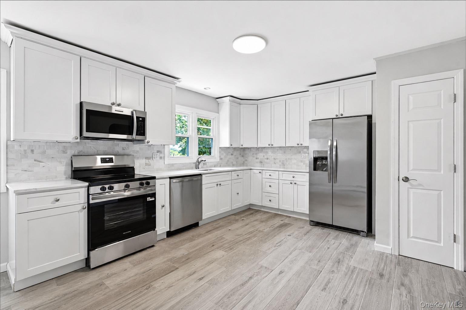 Single Family Peconic Lane Suffolk County, NY 11958, MLS-1017498-7