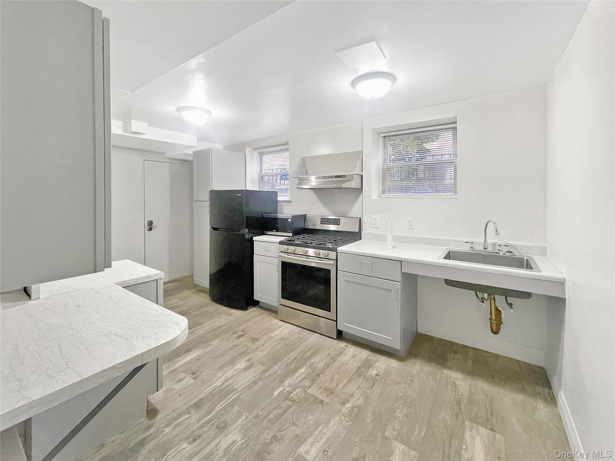 Single Family 21st Drive  Queens, NY 11105, MLS-1017507-31