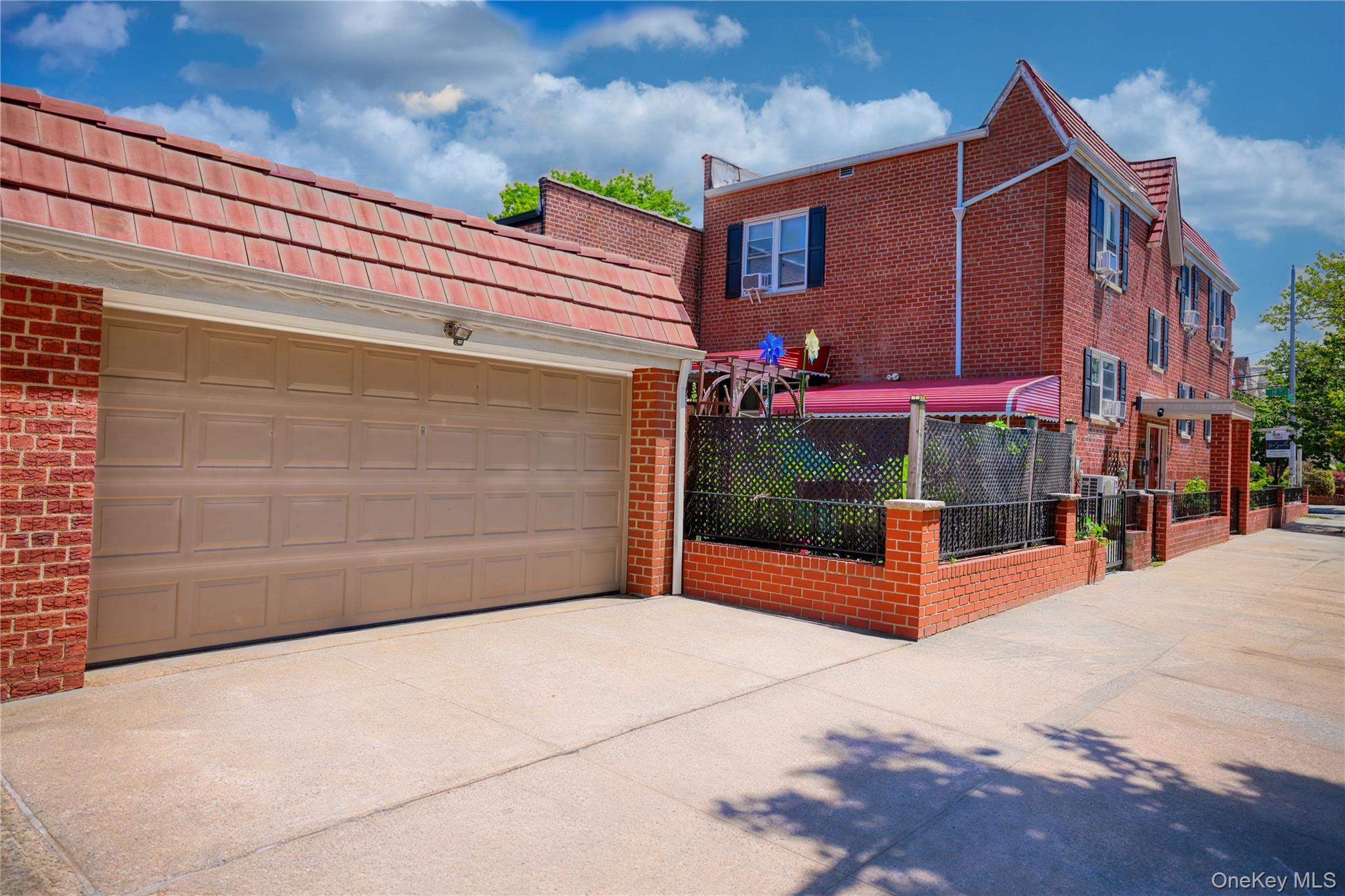 Single Family 21st Drive  Queens, NY 11105, MLS-1017507-35