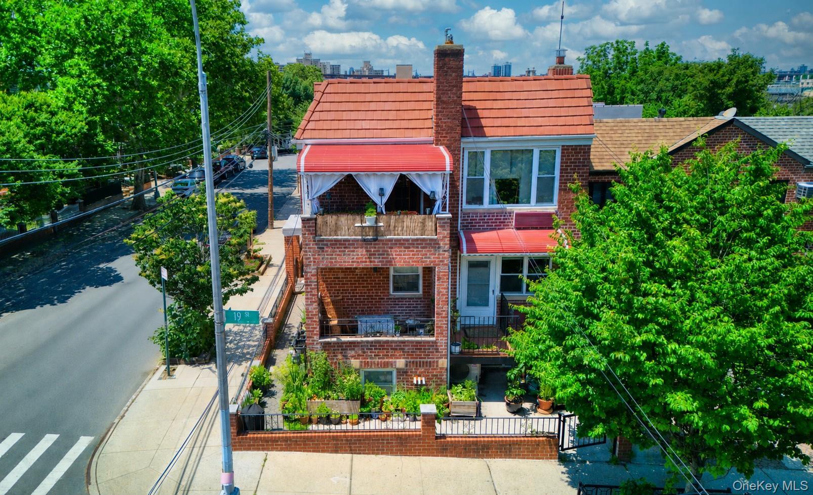 Single Family 21st Drive  Queens, NY 11105, MLS-1017507-4