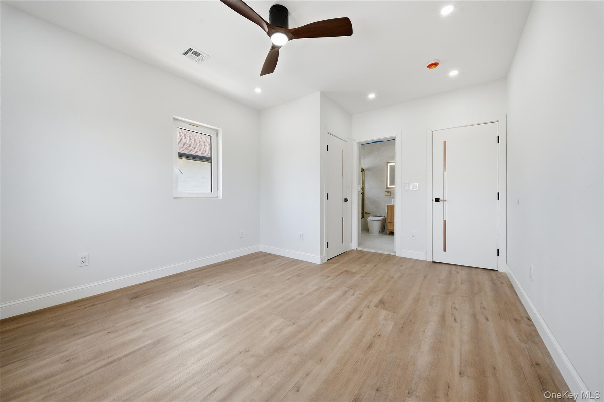 Single Family Surrey Lane Nassau County, NY 11580, MLS-1017521-12