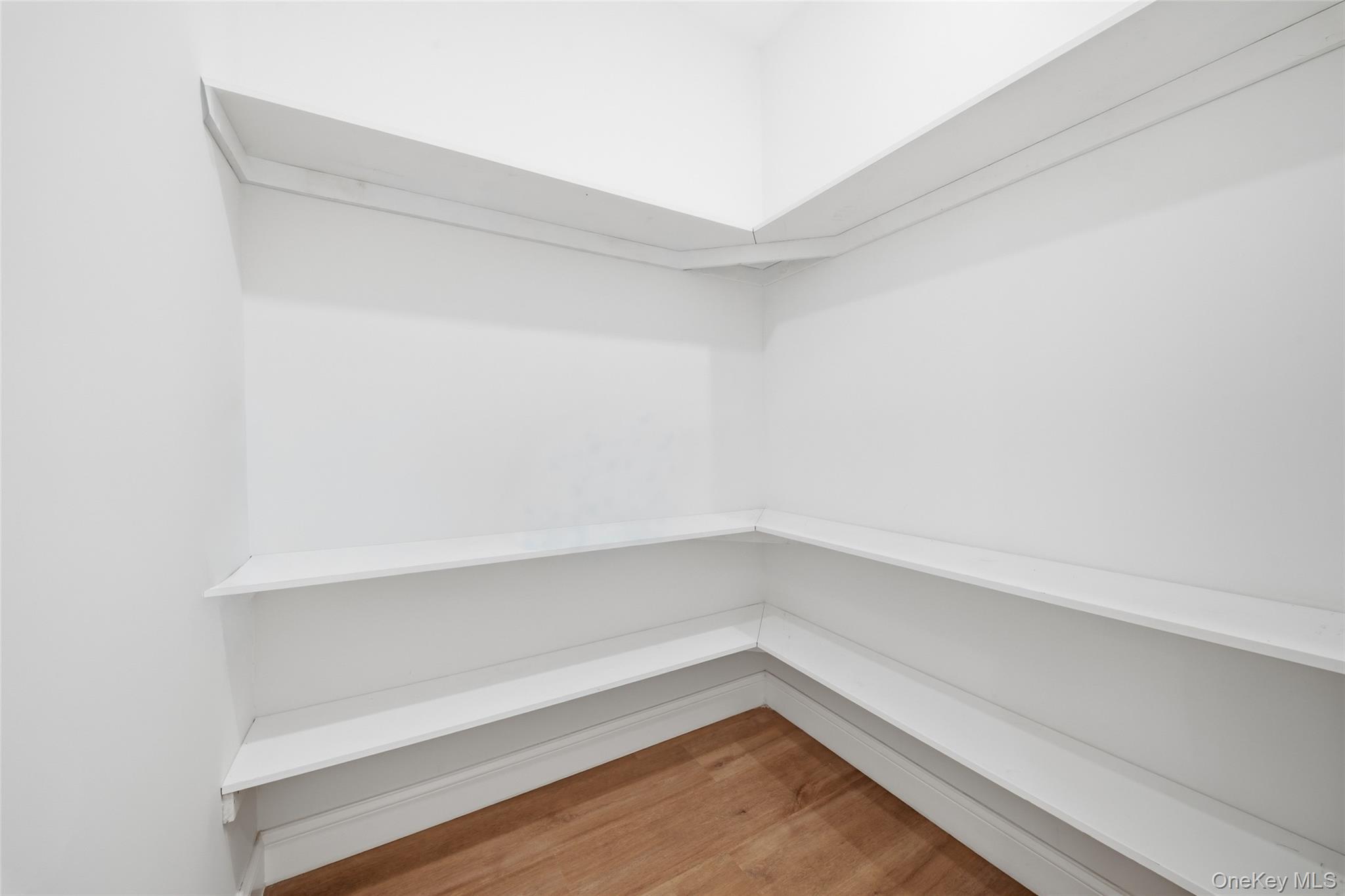 Single Family Surrey Lane Nassau County, NY 11580, MLS-1017521-16