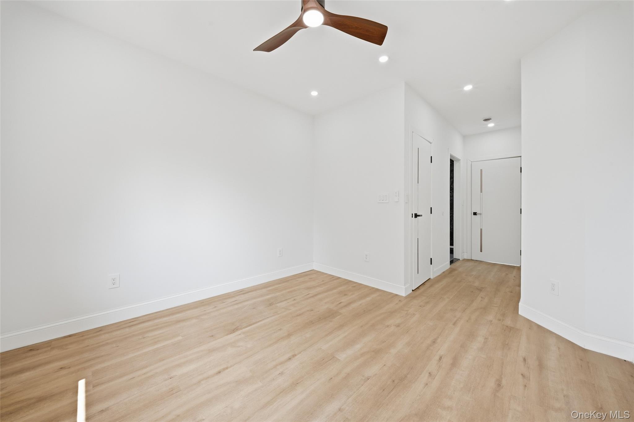 Single Family Surrey Lane Nassau County, NY 11580, MLS-1017521-18
