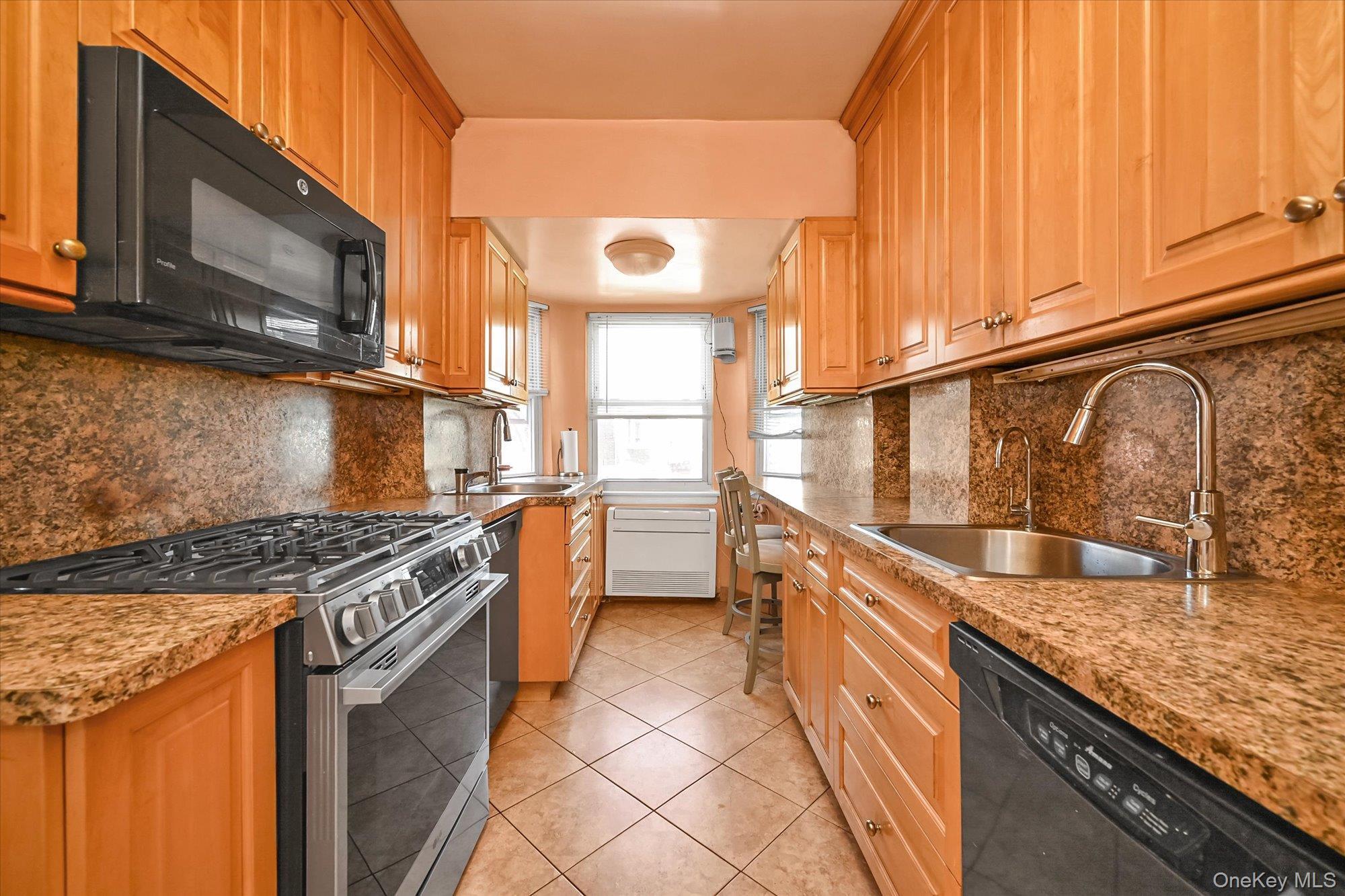 Single Family 71st Road  Queens, NY 11367, MLS-1017552-6