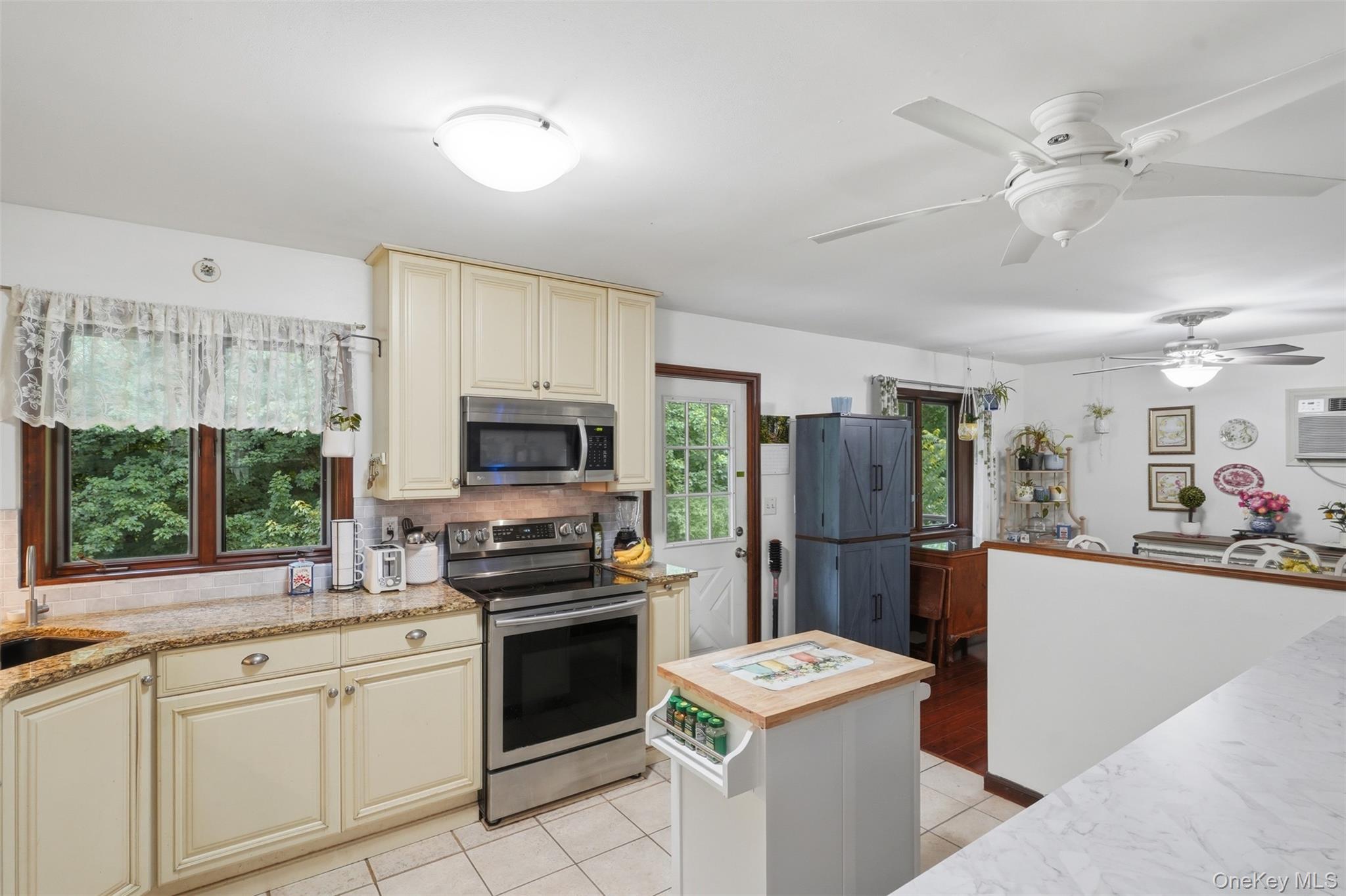 Single Family Roxanne Boulevard Ulster County, NY 12528, MLS-1017607-10