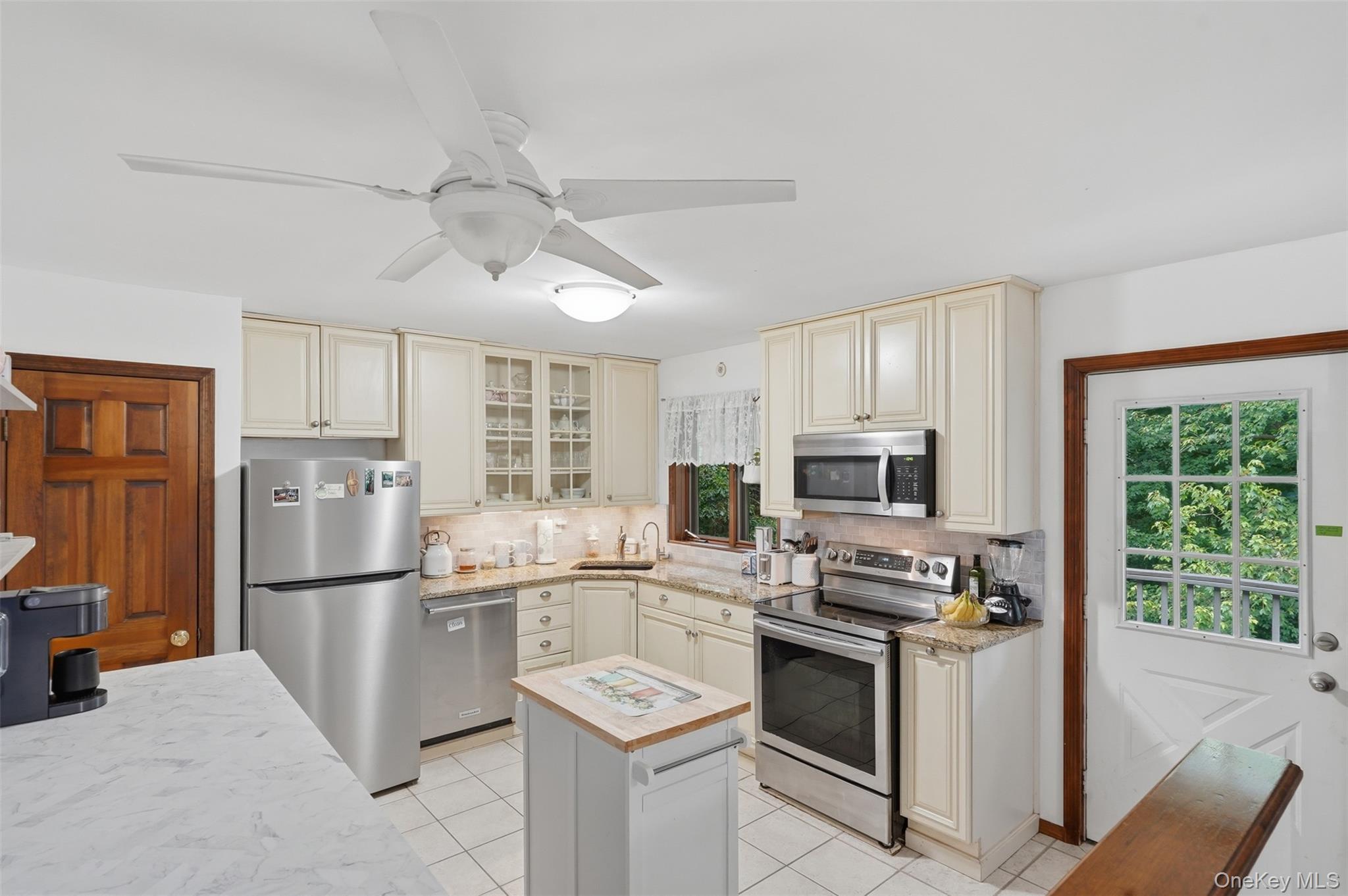 Single Family Roxanne Boulevard Ulster County, NY 12528, MLS-1017607-8