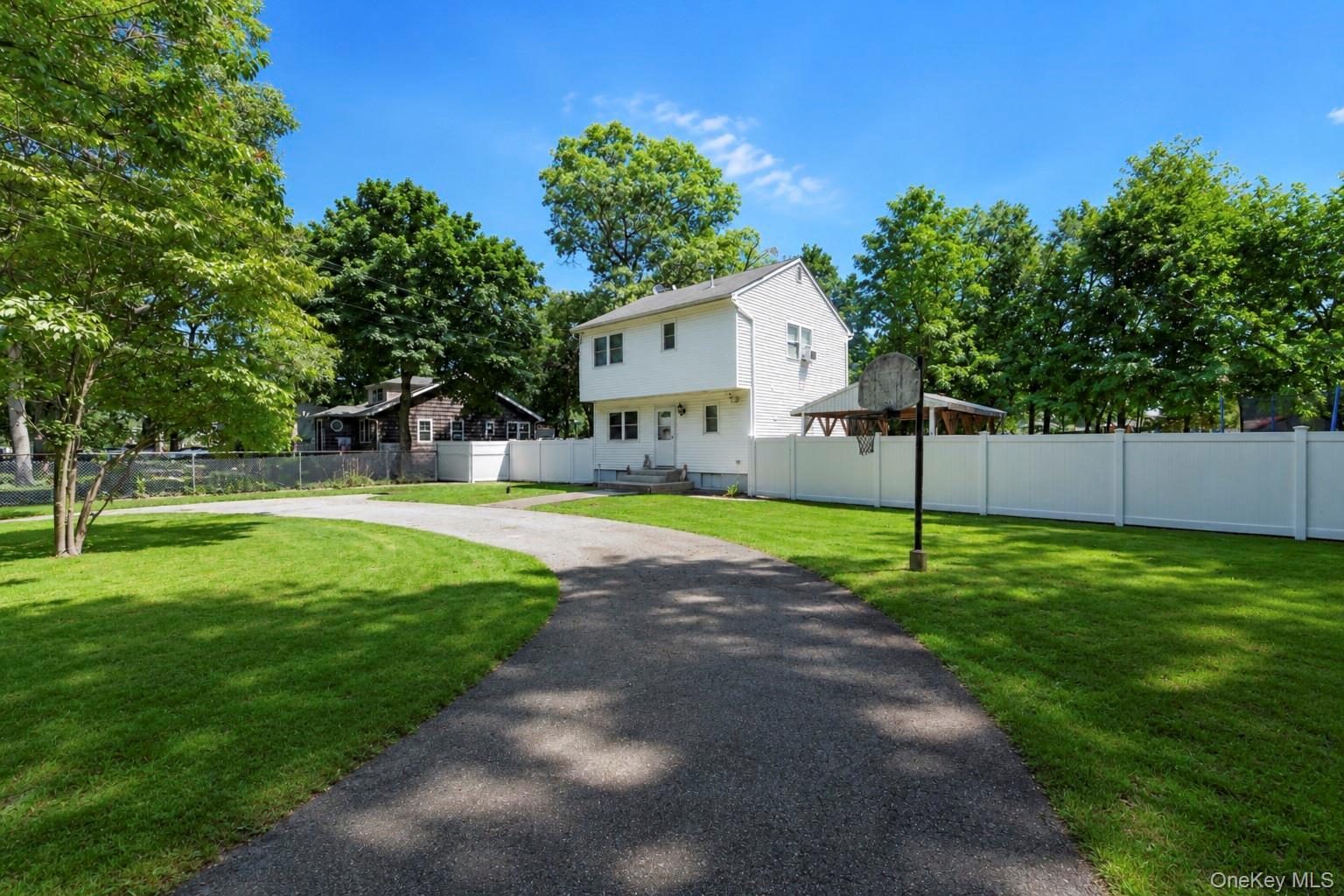 Single Family Magnolia Drive Suffolk County, NY 11784, MLS-1017661-20