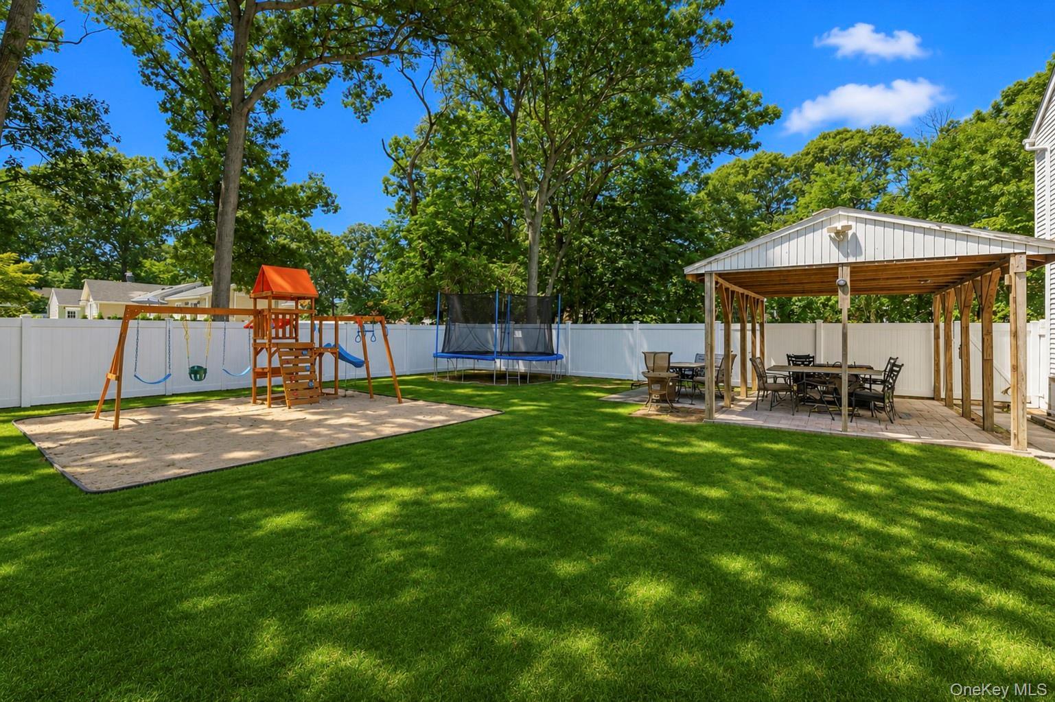 Single Family Magnolia Drive Suffolk County, NY 11784, MLS-1017661-21