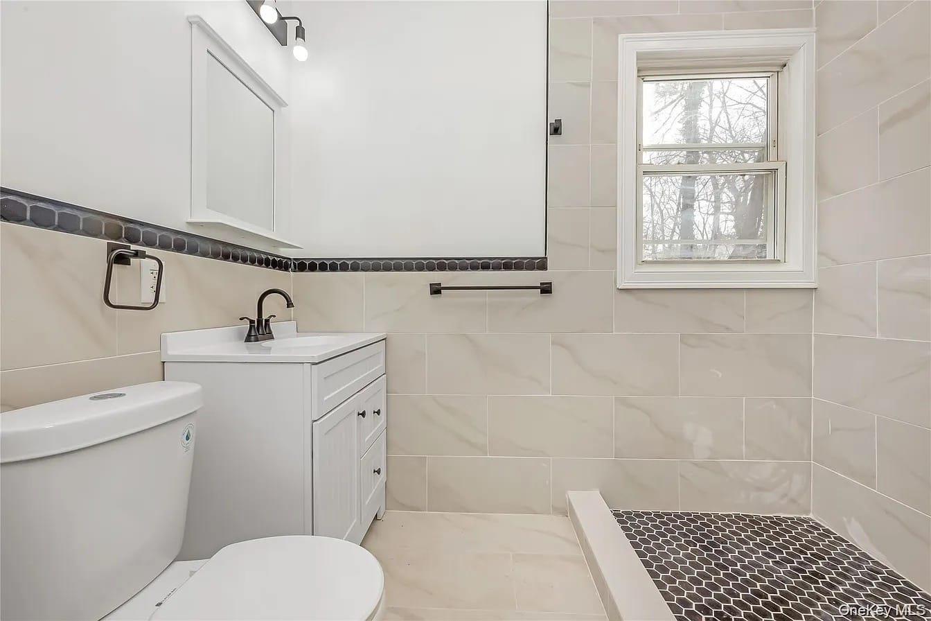 Single Family Continental Hill  Nassau County, NY 11542, MLS-1017722-9