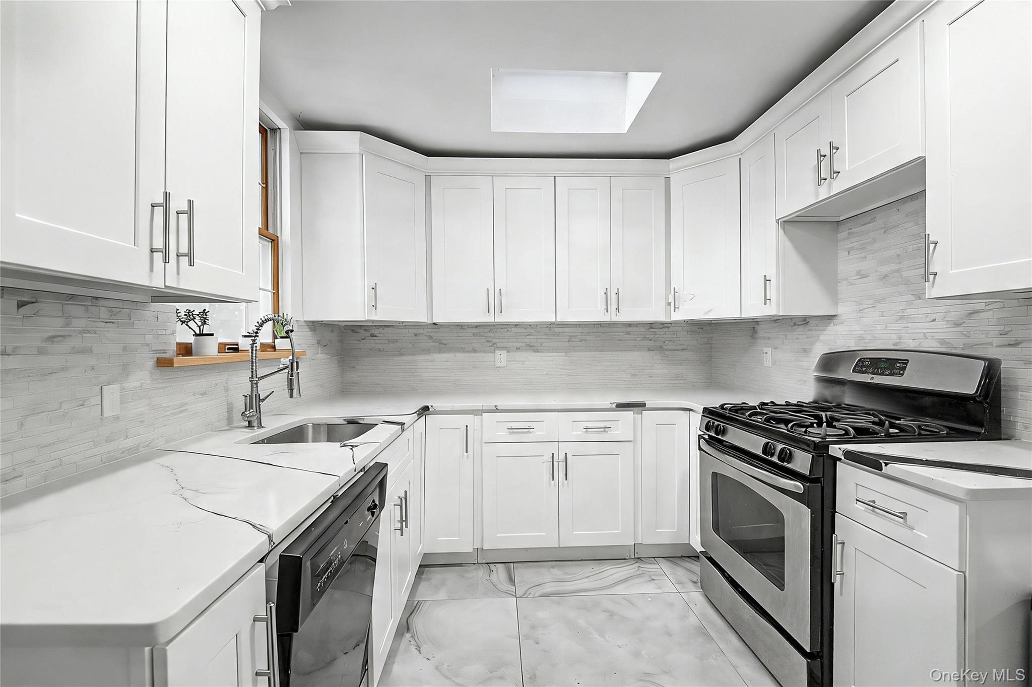 Single Family Susquehanna Avenue  Nassau County, NY 11021, MLS-1017728-10