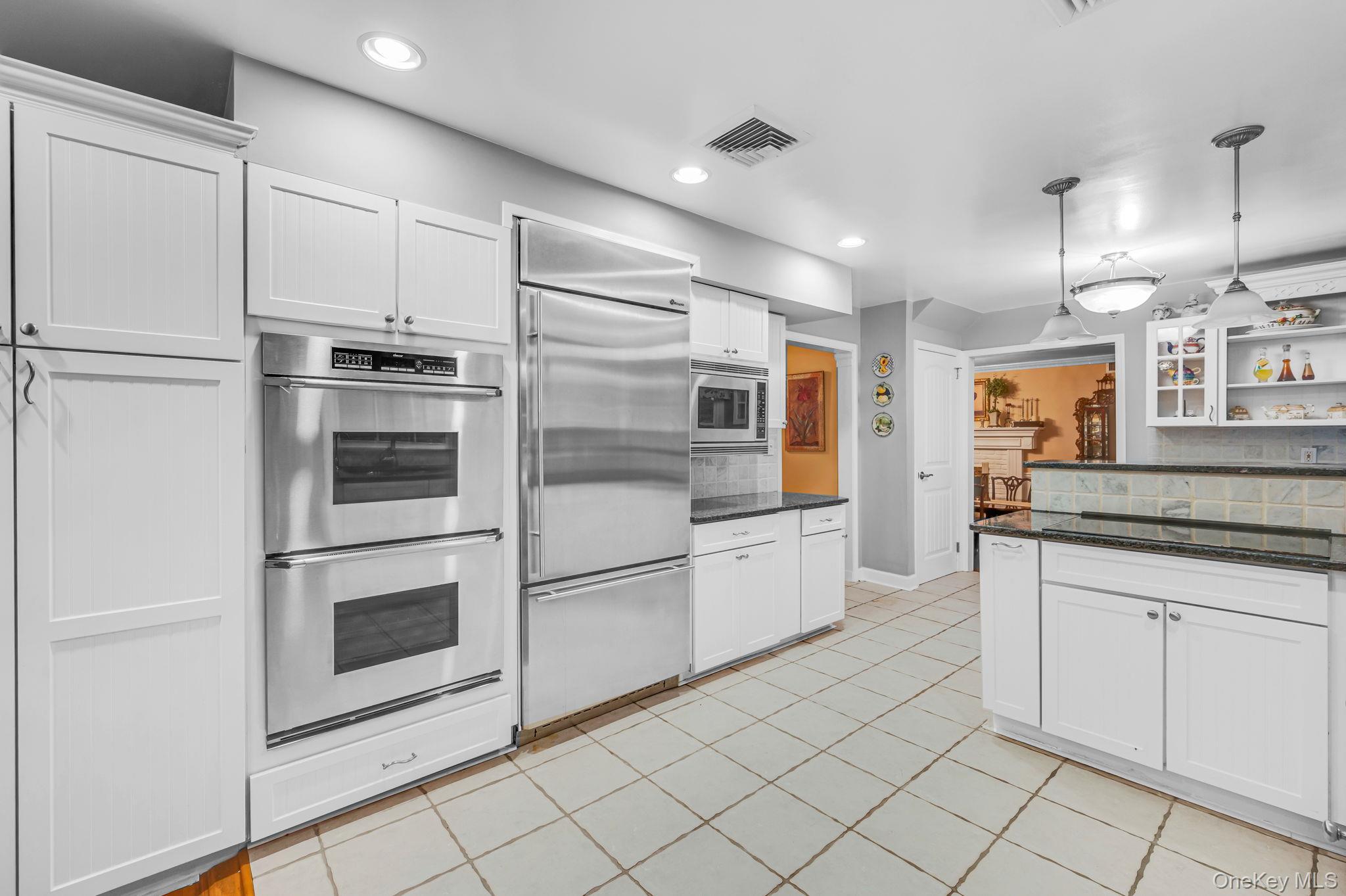 Single Family Sandpiper Court Suffolk County, NY 11787, MLS-1017743-21