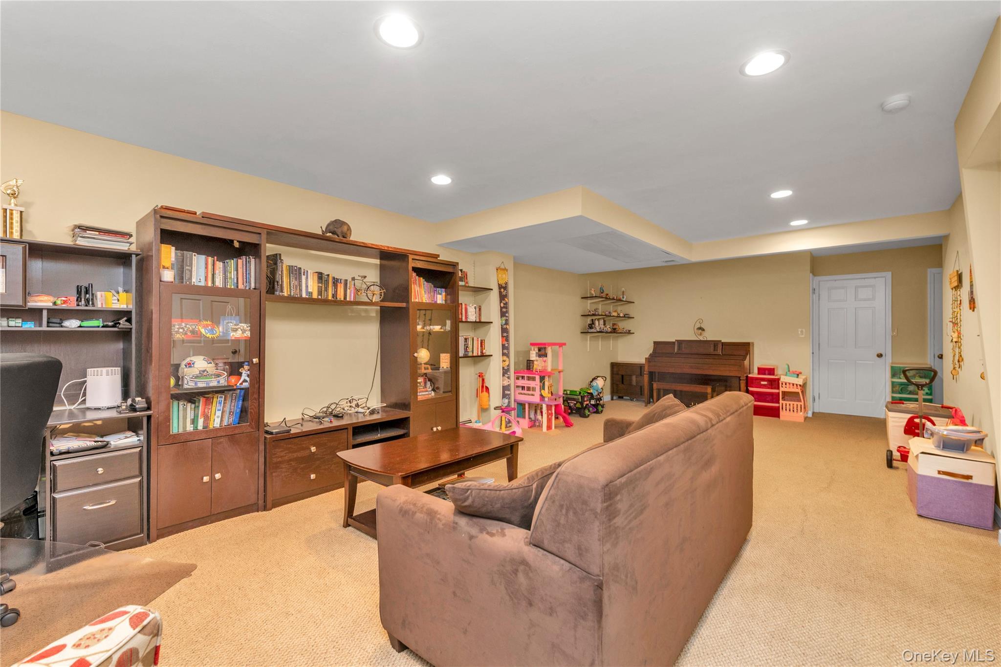 Single Family Virginia Drive  Nassau County, NY 11030, MLS-1017779-11
