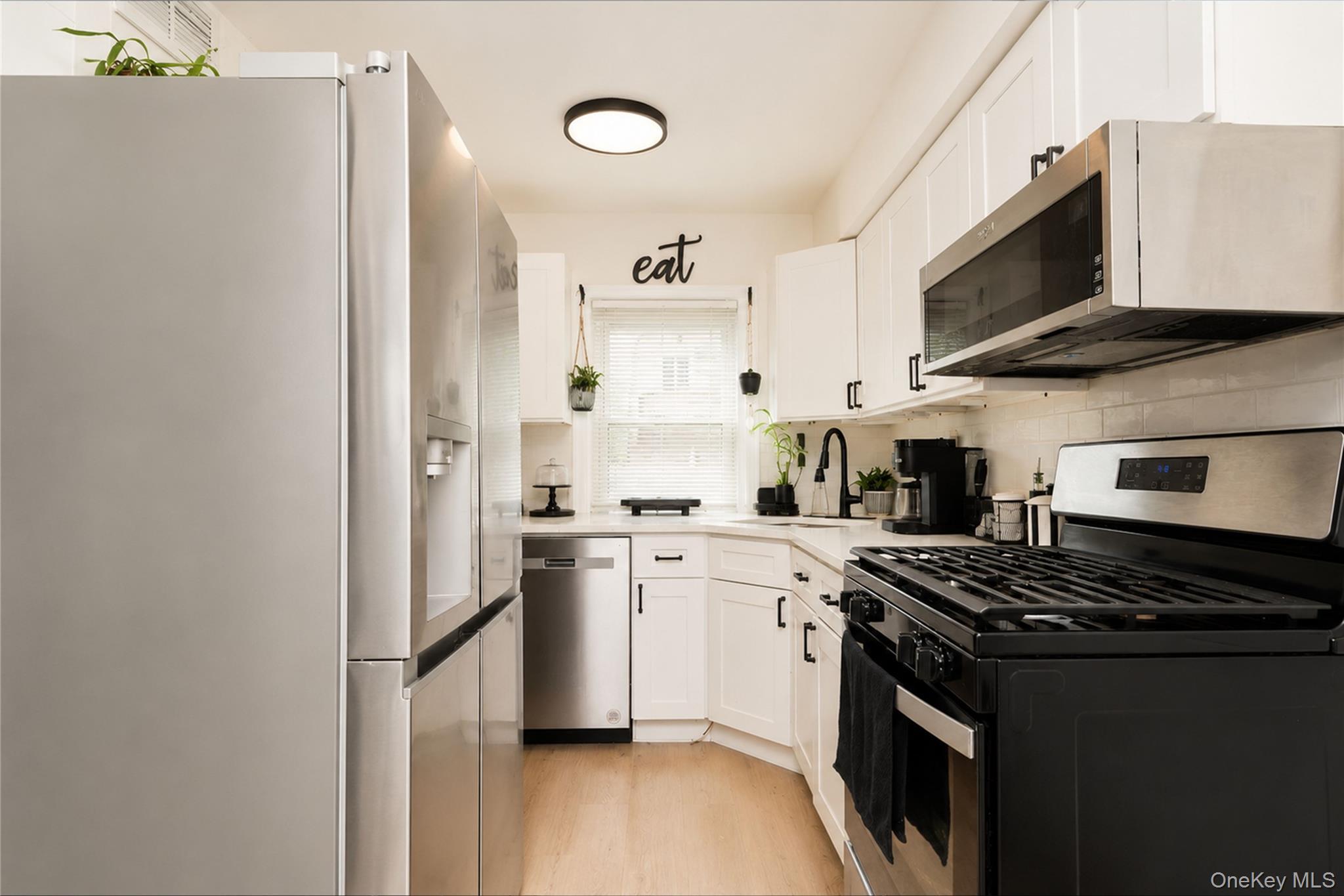 Single Family Freeborn Street Staten Island, NY 10306, MLS-1017793-10