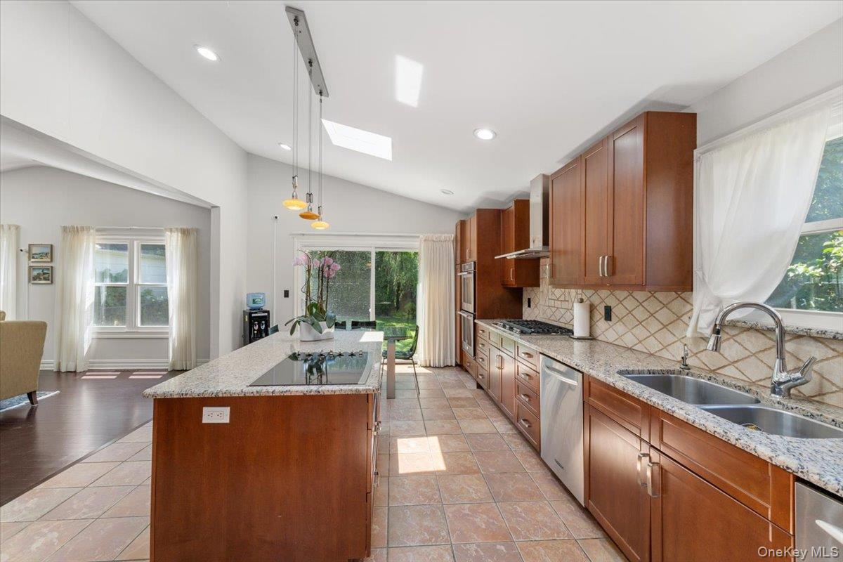 Single Family North Road  Nassau County, NY 11024, MLS-1017811-16