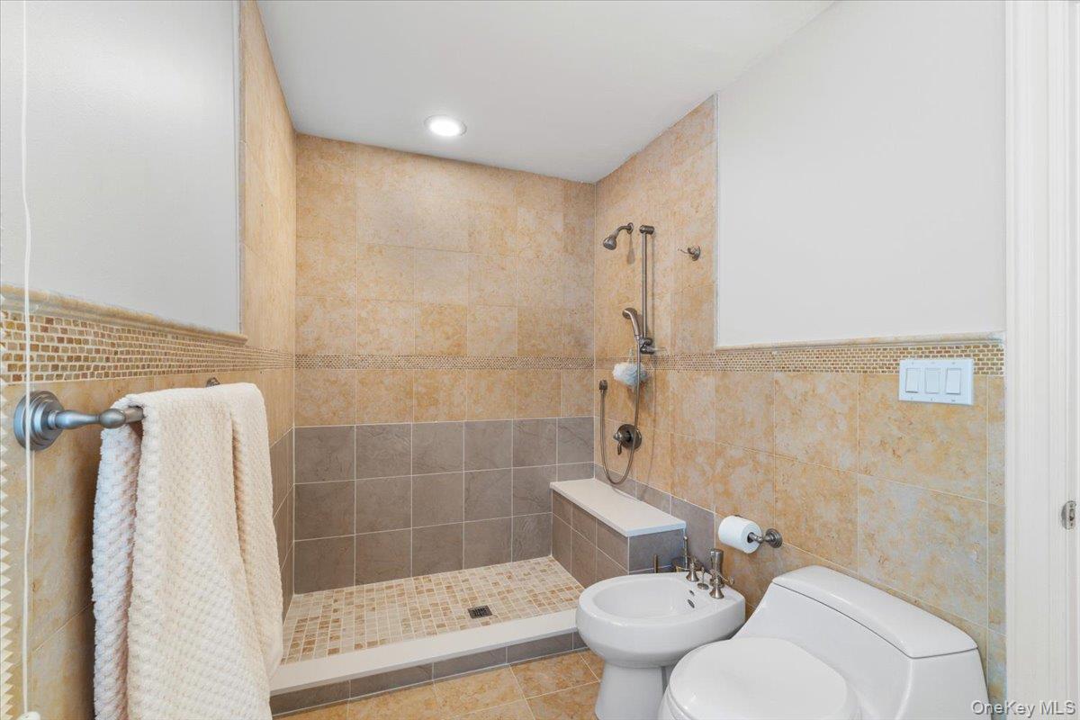 Single Family North Road  Nassau County, NY 11024, MLS-1017811-26