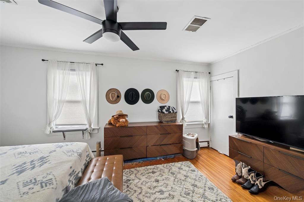 Single Family Park Avenue  Suffolk County, NY 11702, MLS-1017814-14