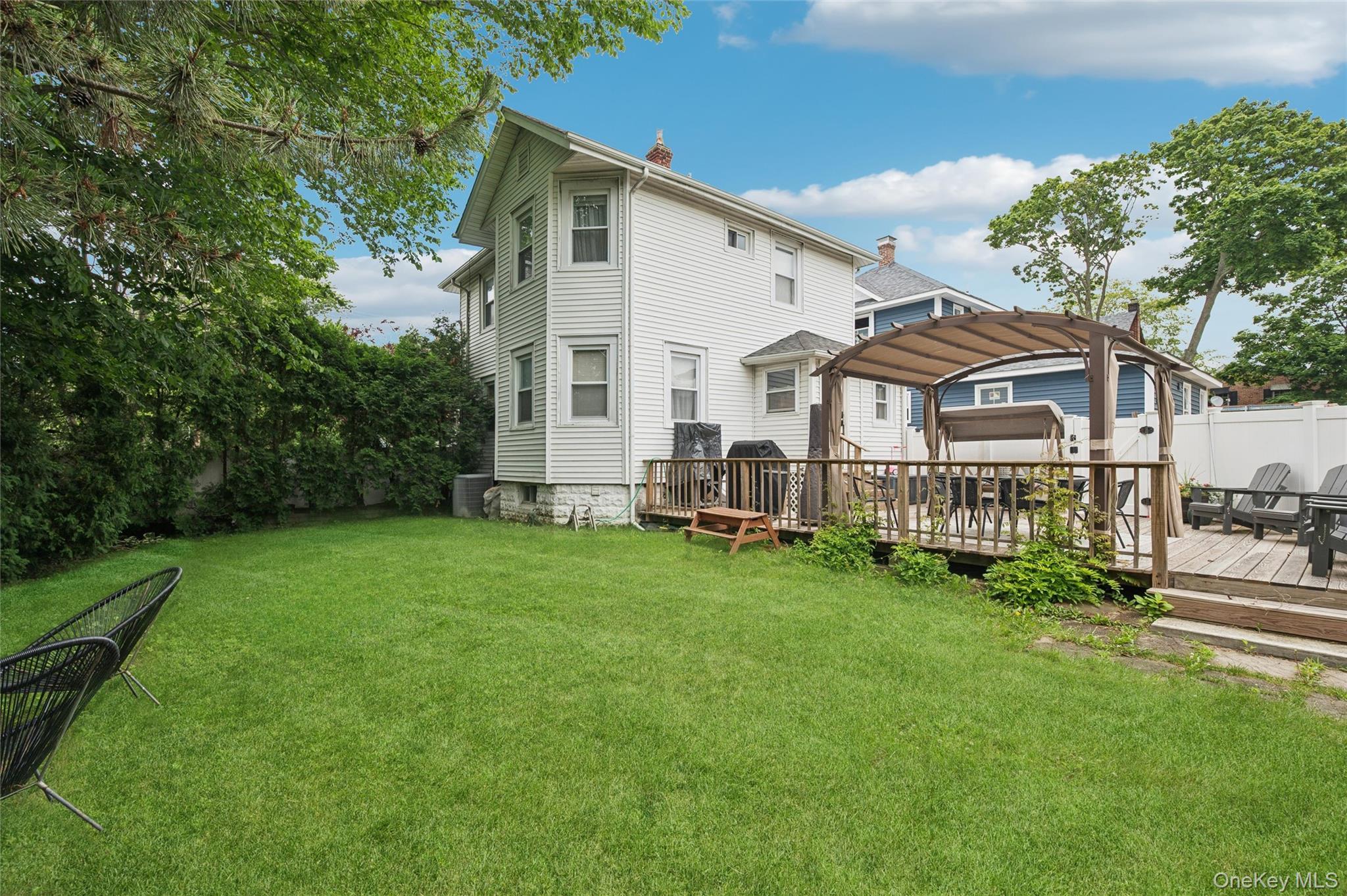 Single Family Park Avenue  Suffolk County, NY 11702, MLS-1017814-18