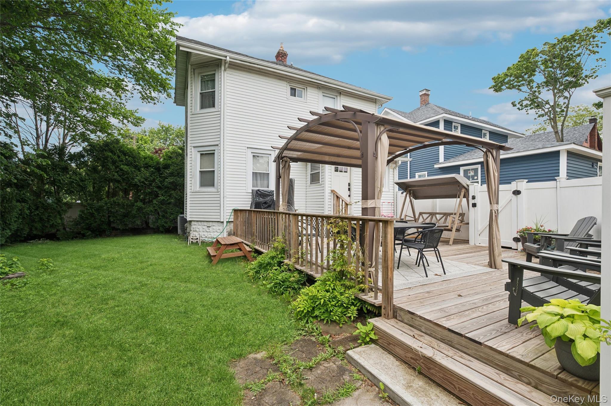 Single Family Park Avenue  Suffolk County, NY 11702, MLS-1017814-19