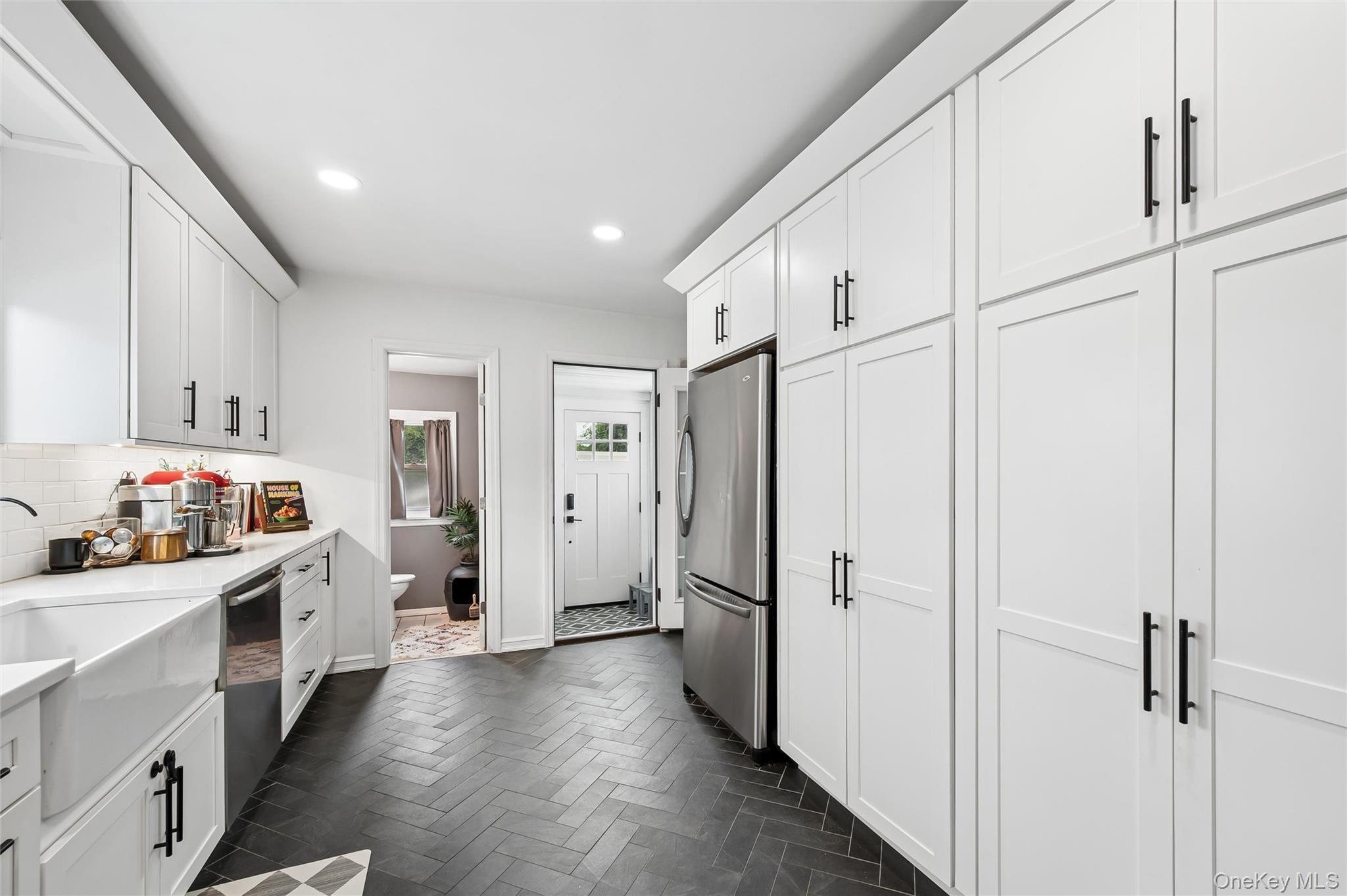 Single Family Park Avenue  Suffolk County, NY 11702, MLS-1017814-7