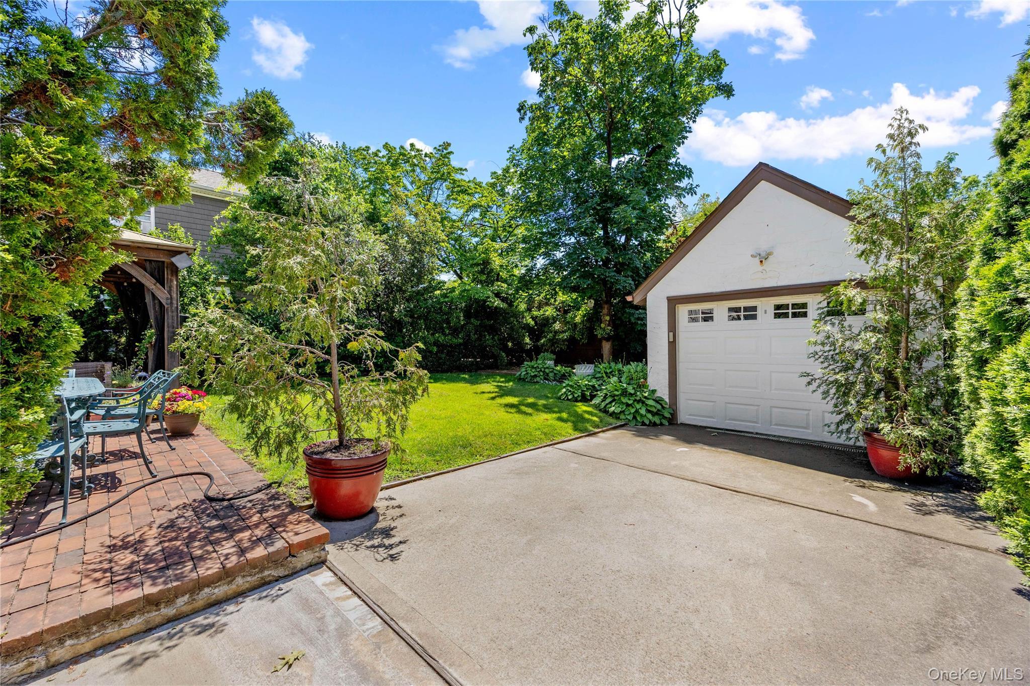 Single Family Superior Road Nassau County, NY 11001, MLS-1017856-17