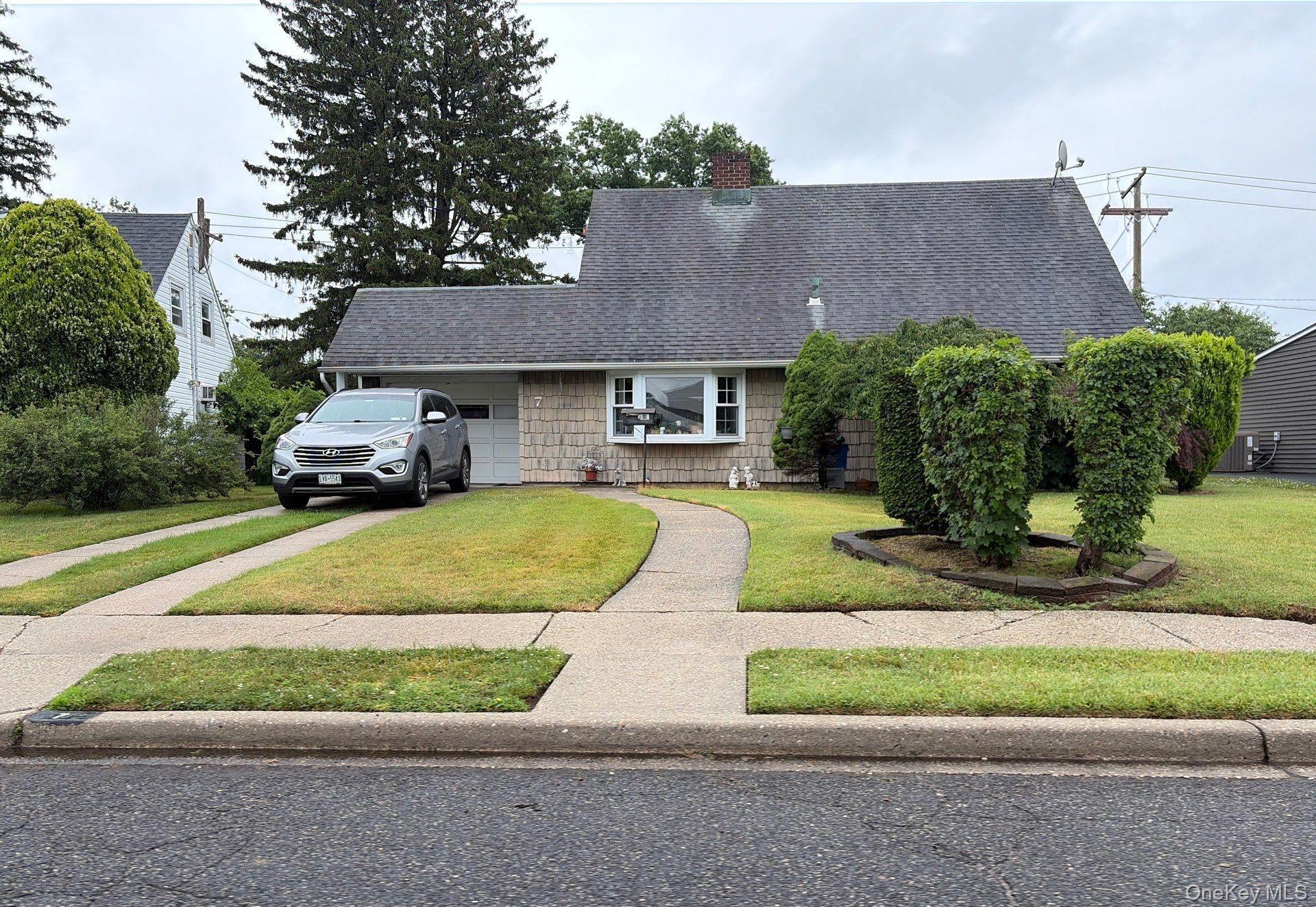 Single Family Mockingbird Lane Nassau County, NY 11756, MLS-1017871-2