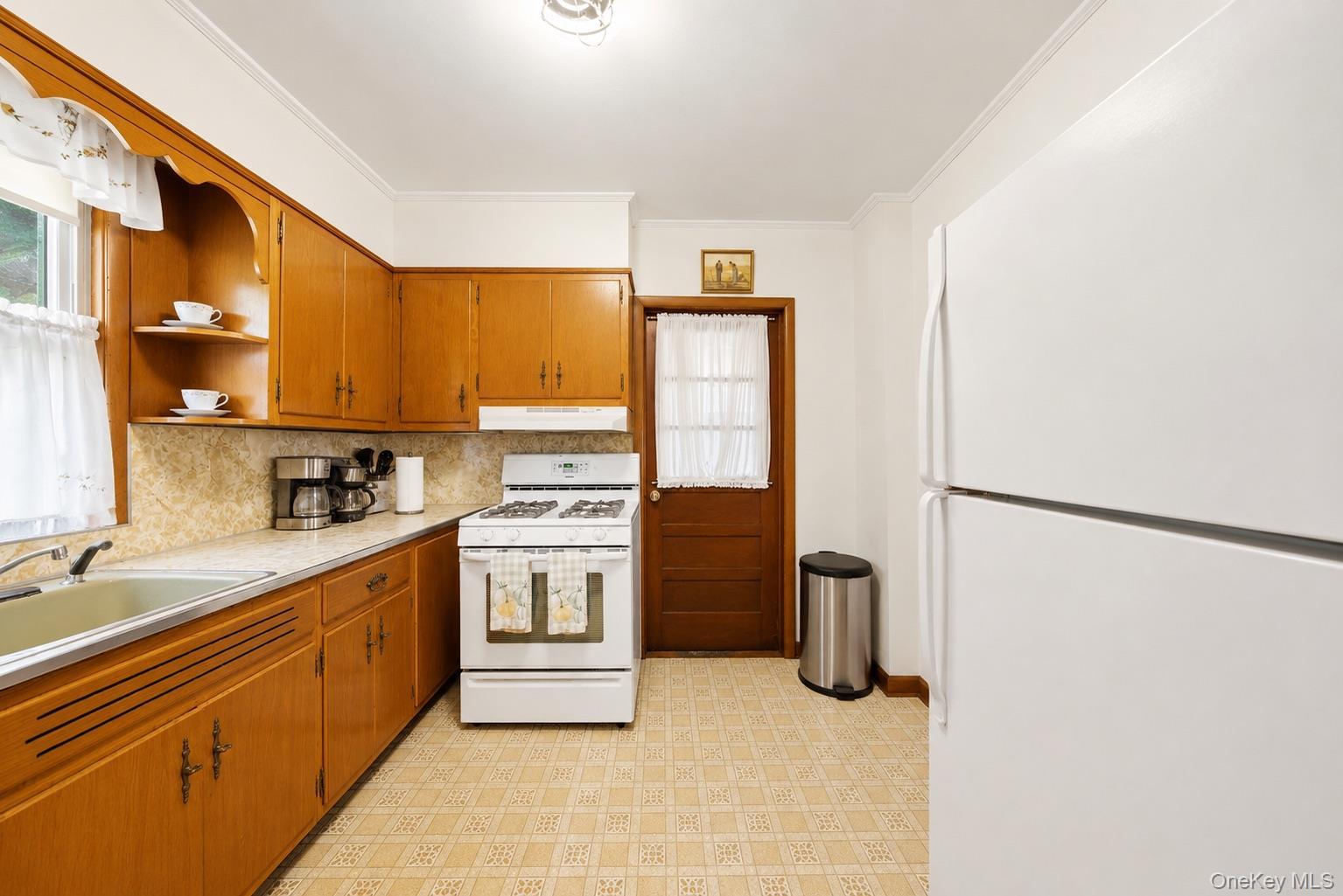Single Family E 238th Street Bronx, NY 10470, MLS-1017907-13