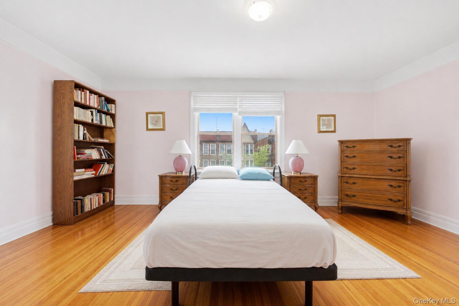 Single Family E 238th Street Bronx, NY 10470, MLS-1017907-18